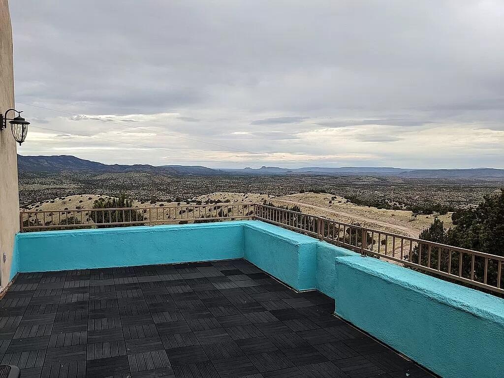 8 Overlook Way
