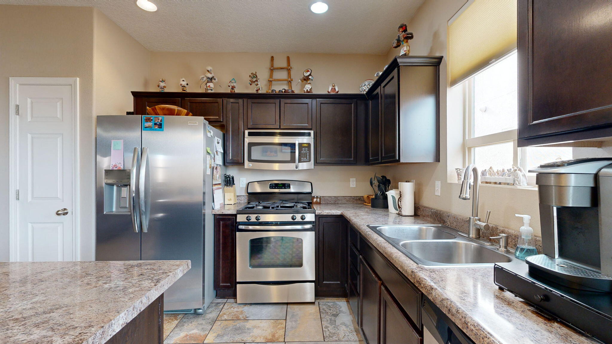 1436 Desert Paintbrush Loop NE
