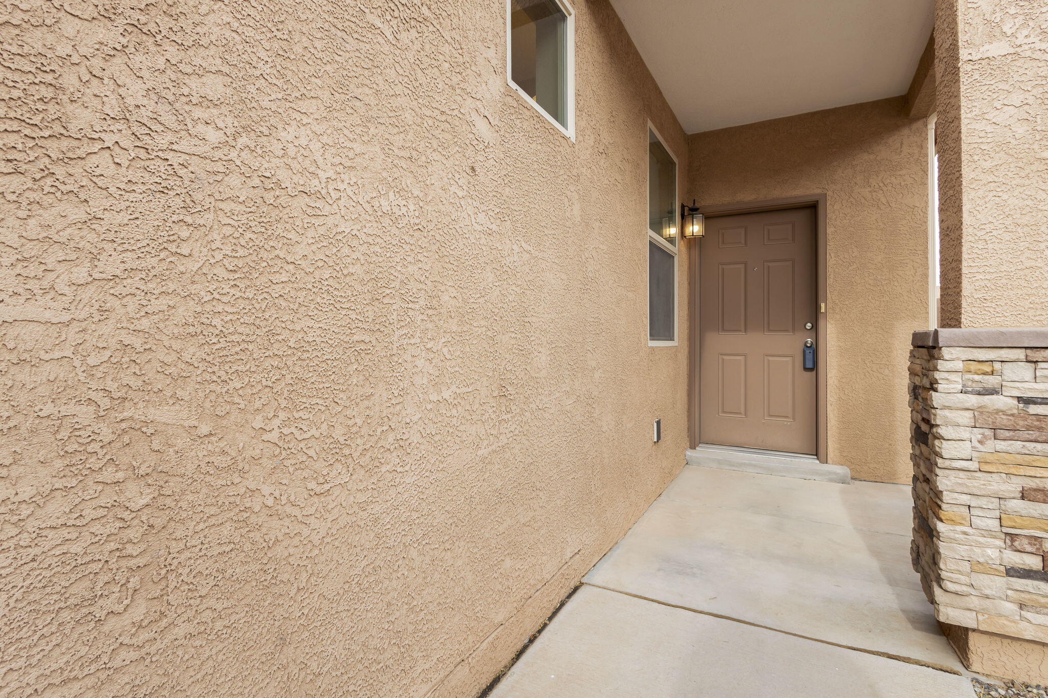 1436 Desert Paintbrush Loop NE