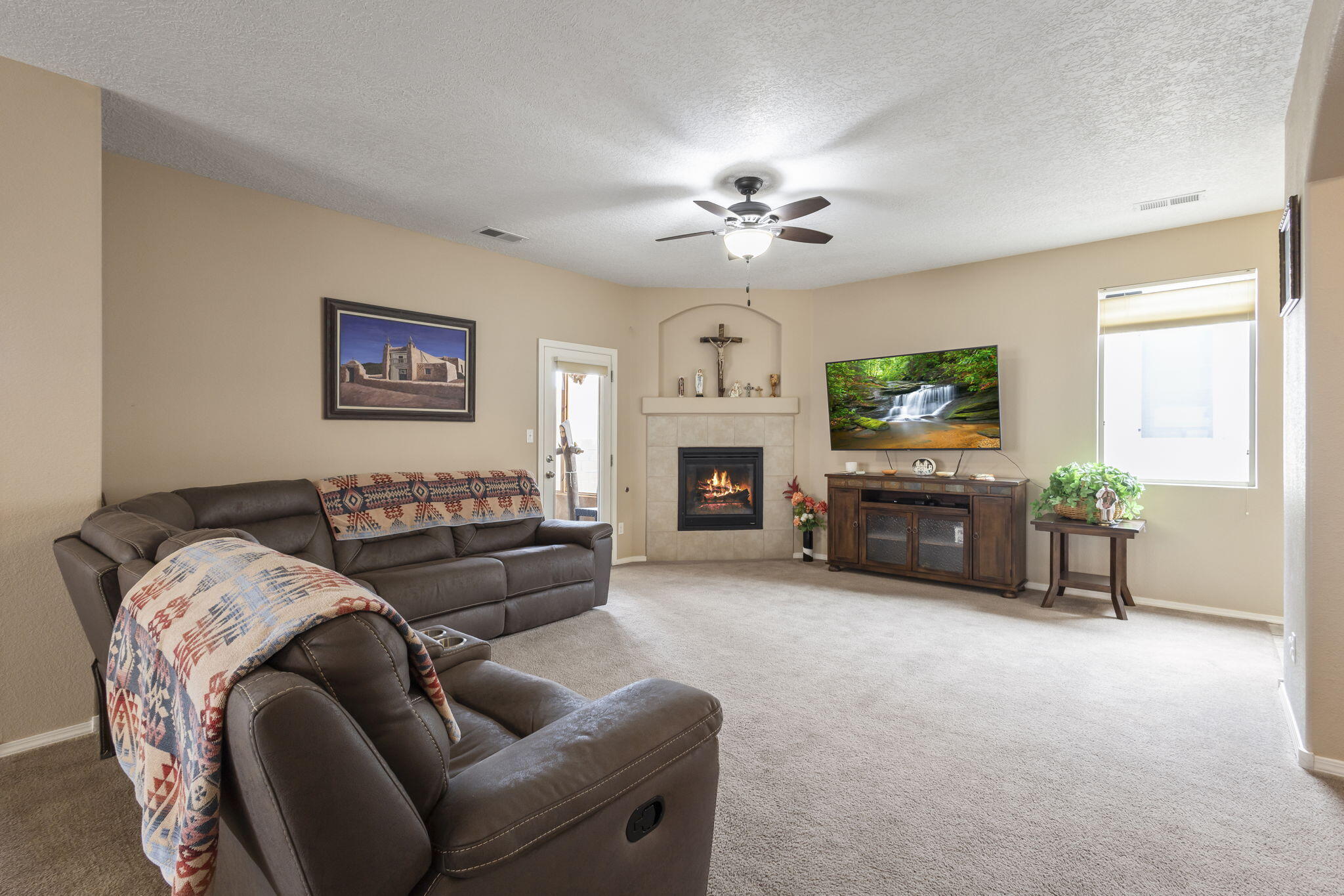 1436 Desert Paintbrush Loop NE