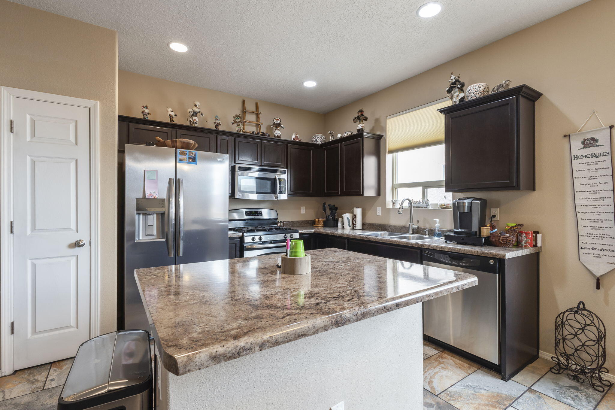 1436 Desert Paintbrush Loop NE