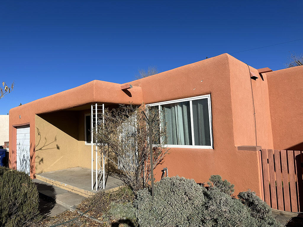 804 Cardenas Drive NE