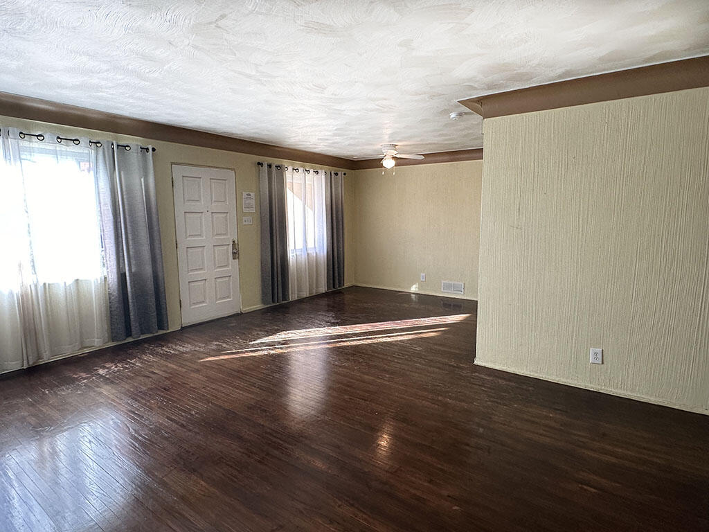804 Cardenas Drive NE