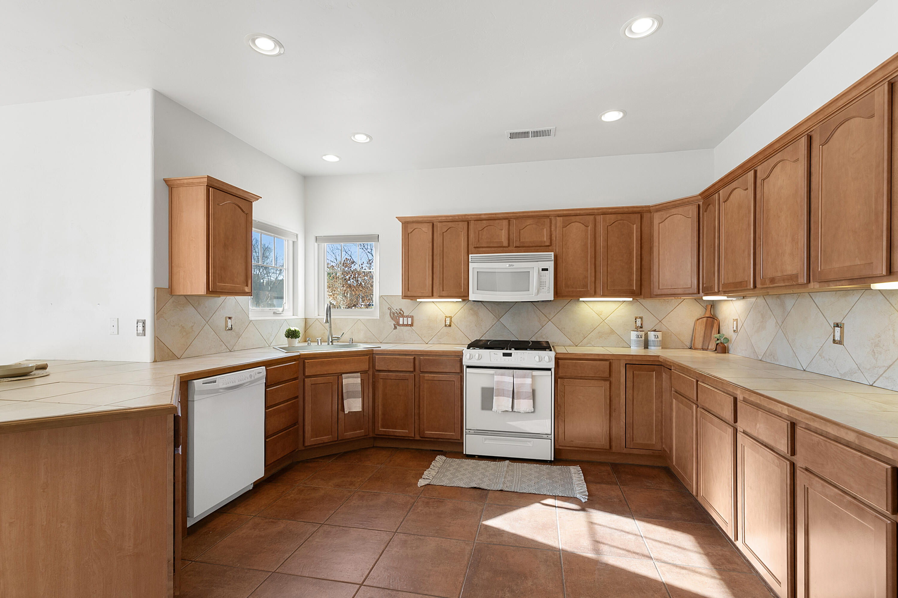380 Dennis Drive NE