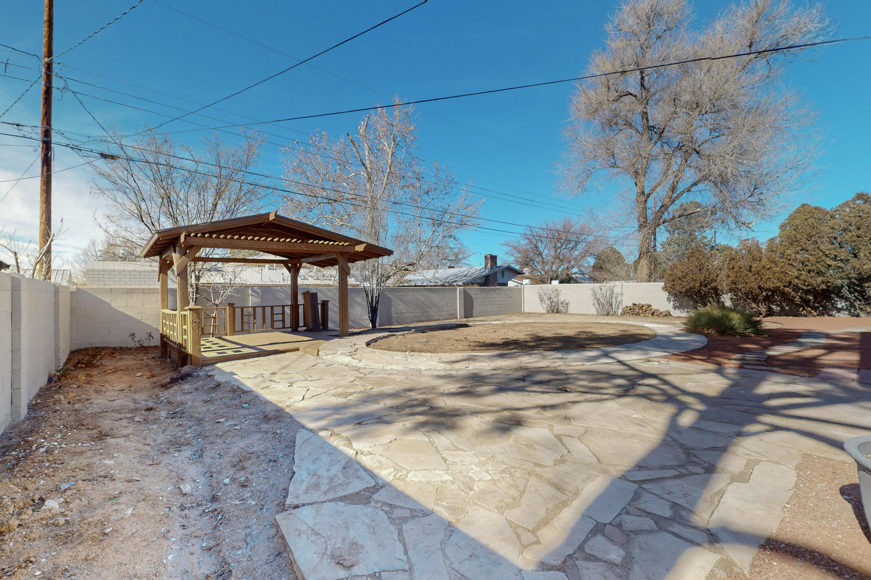 2817 Virginia Street NE