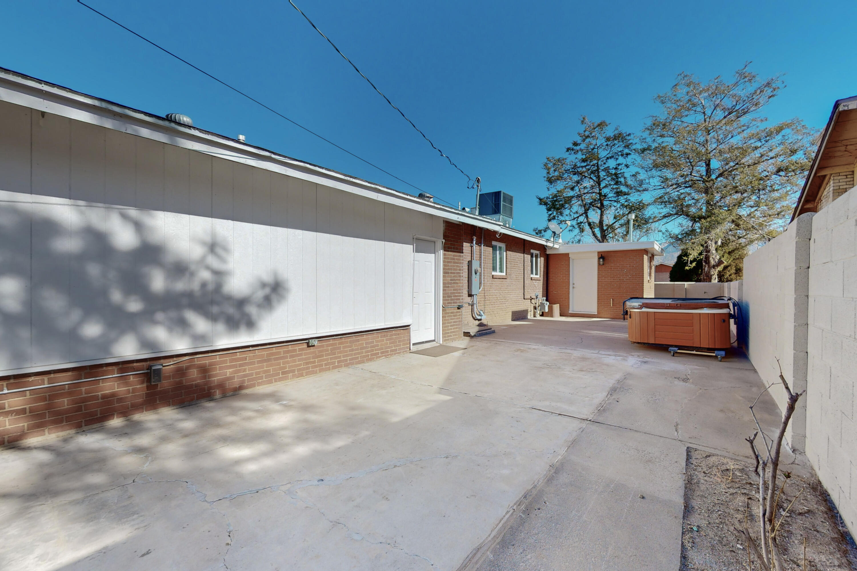 2817 Virginia Street NE
