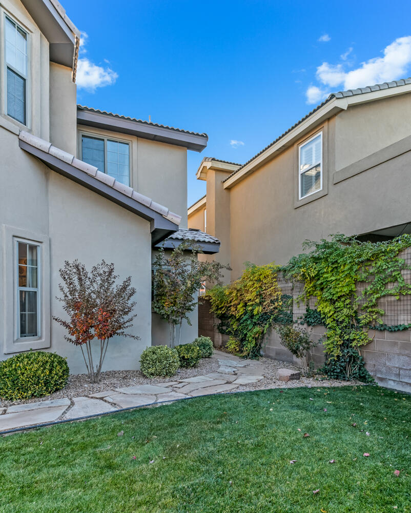 9123 Autumn Rose Drive NE