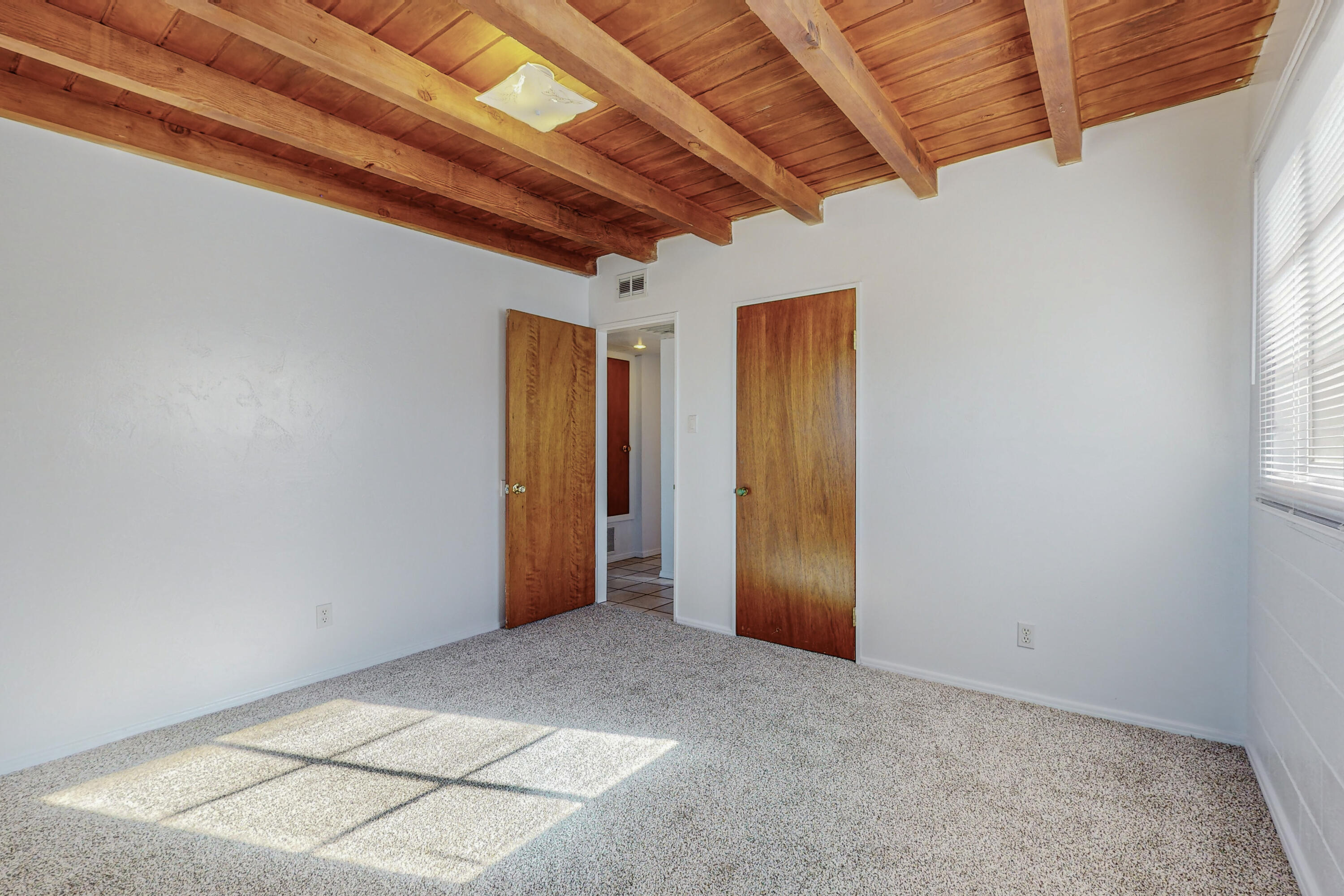 2810 Montclaire Drive NE