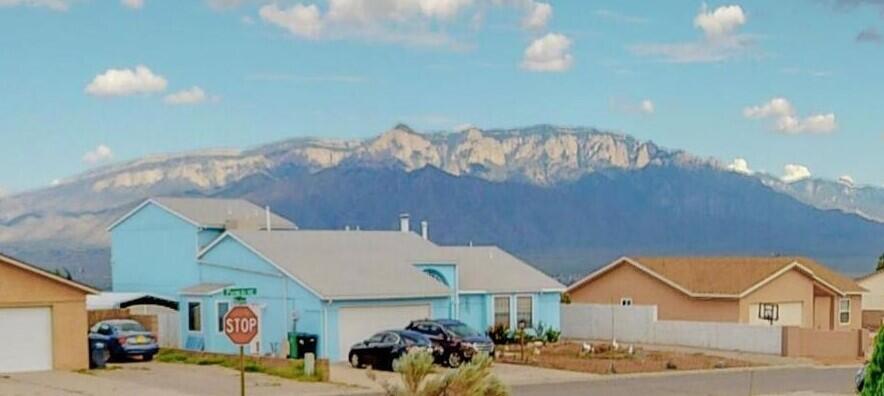 433 Pyrite Drive NE