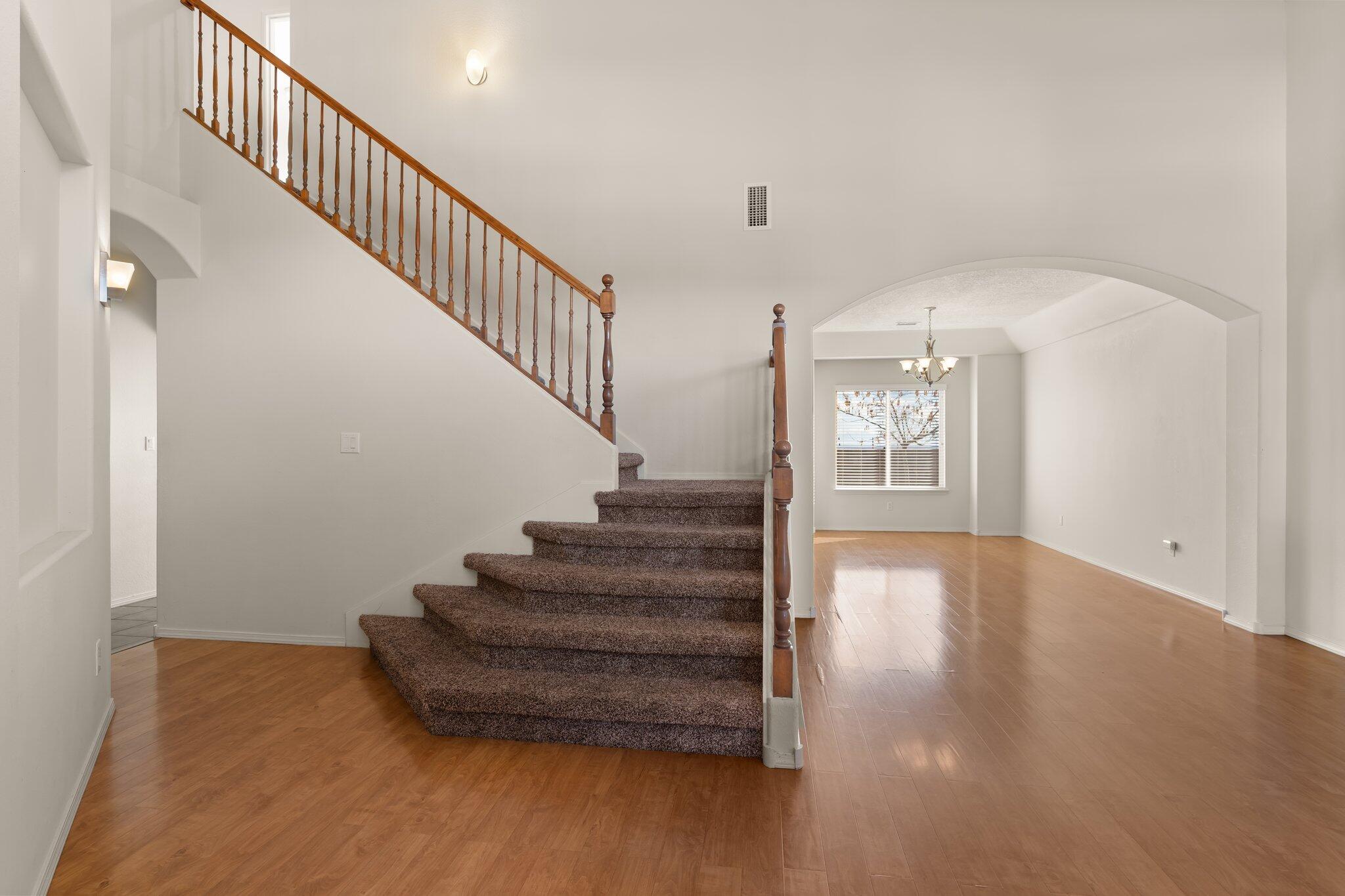 1311 Mirador Loop NE