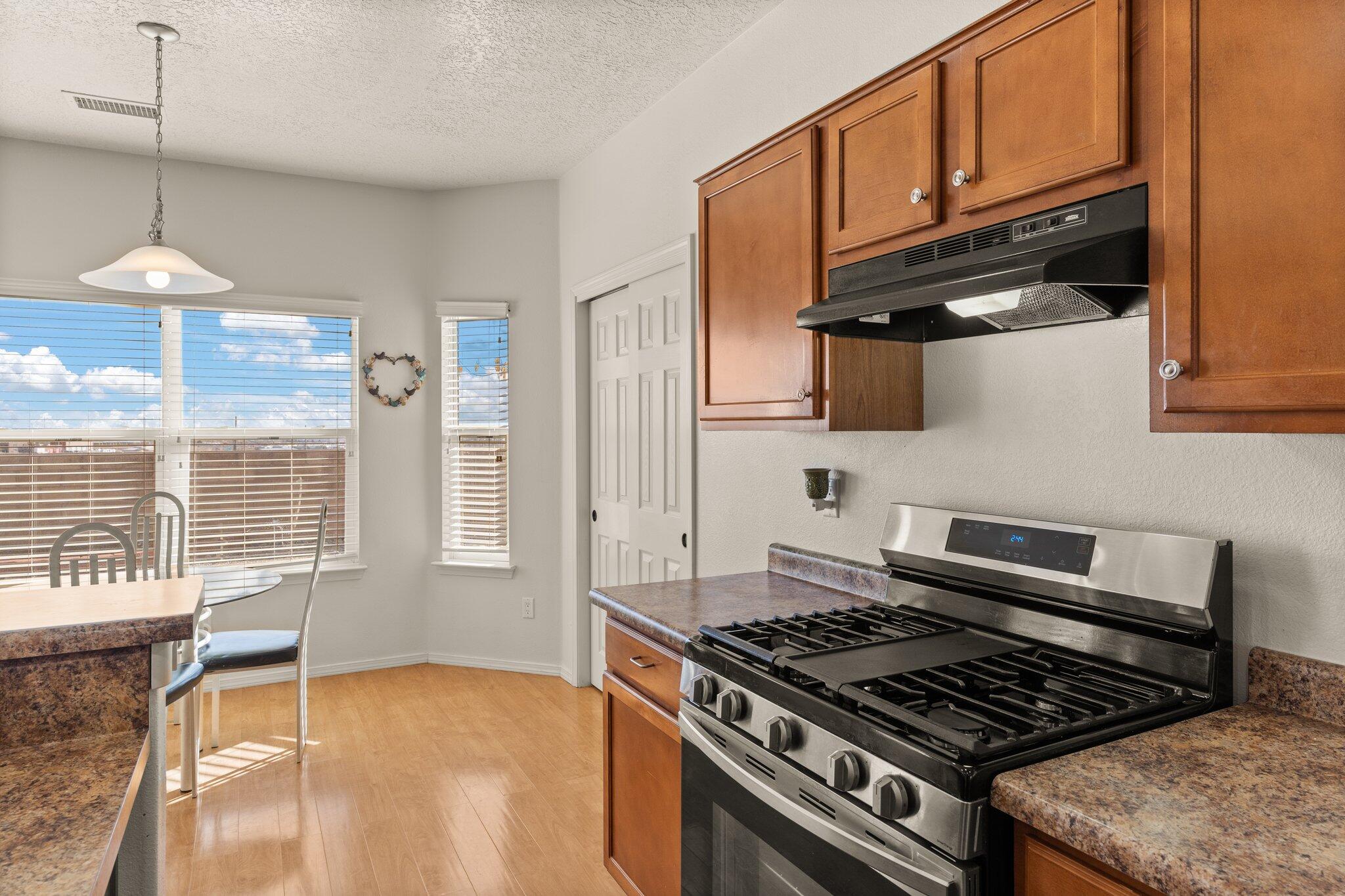 1311 Mirador Loop NE