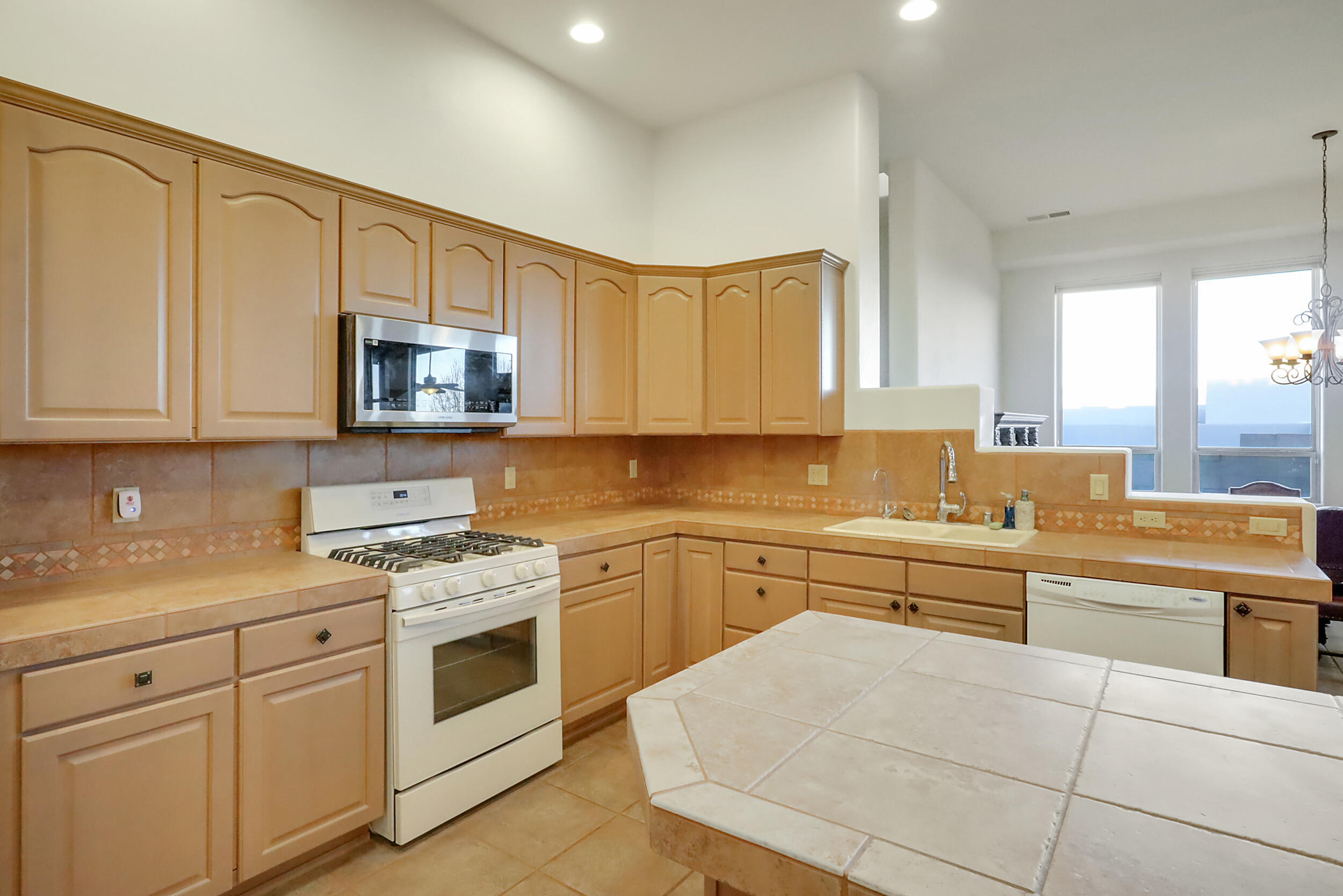 4612 Mi Cordelia Drive NW