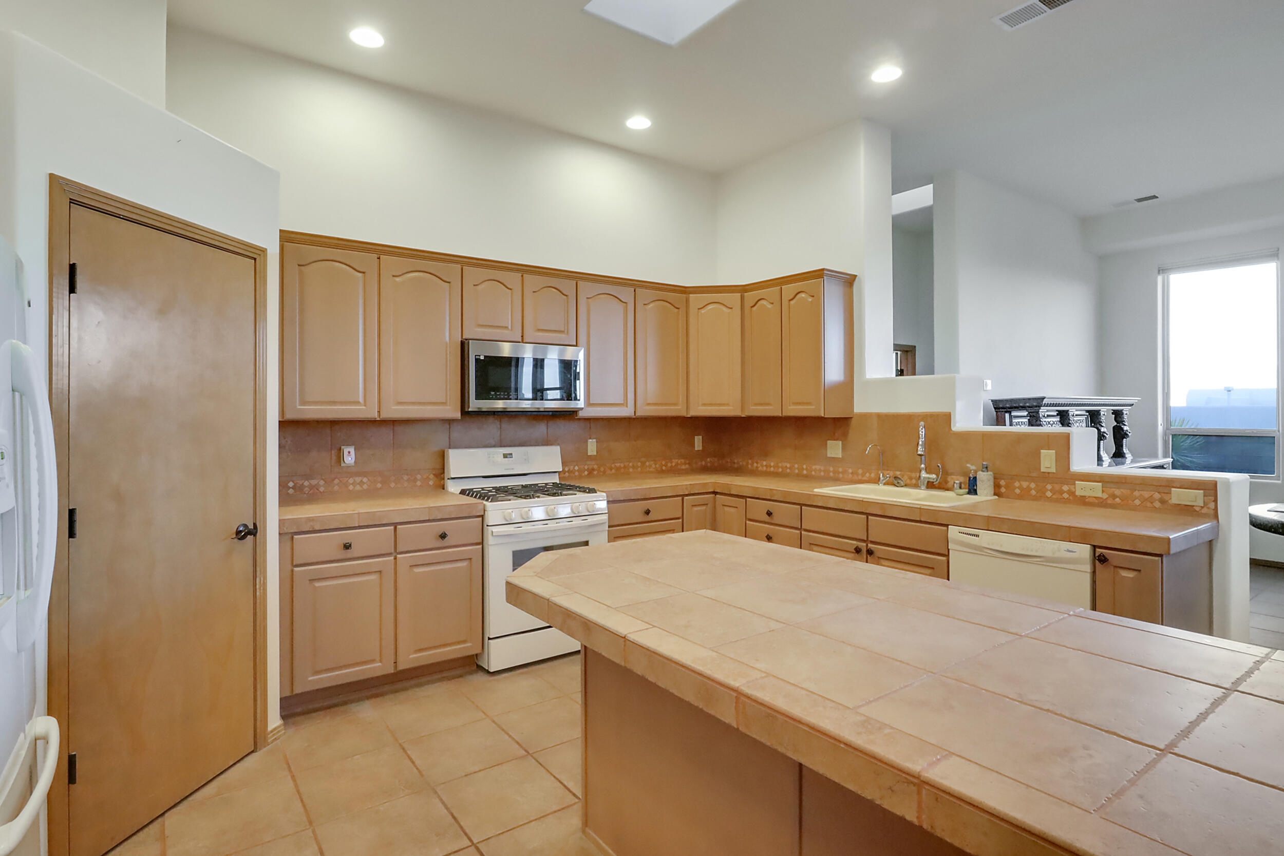 4612 Mi Cordelia Drive NW