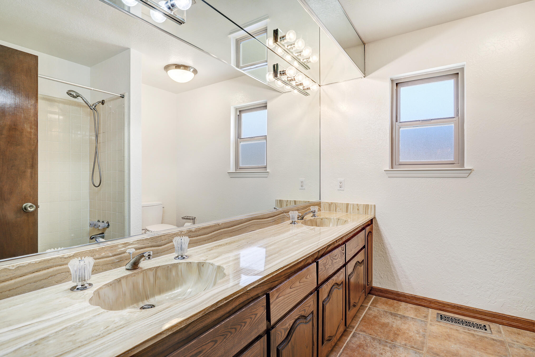 1124 Castellano Court SE