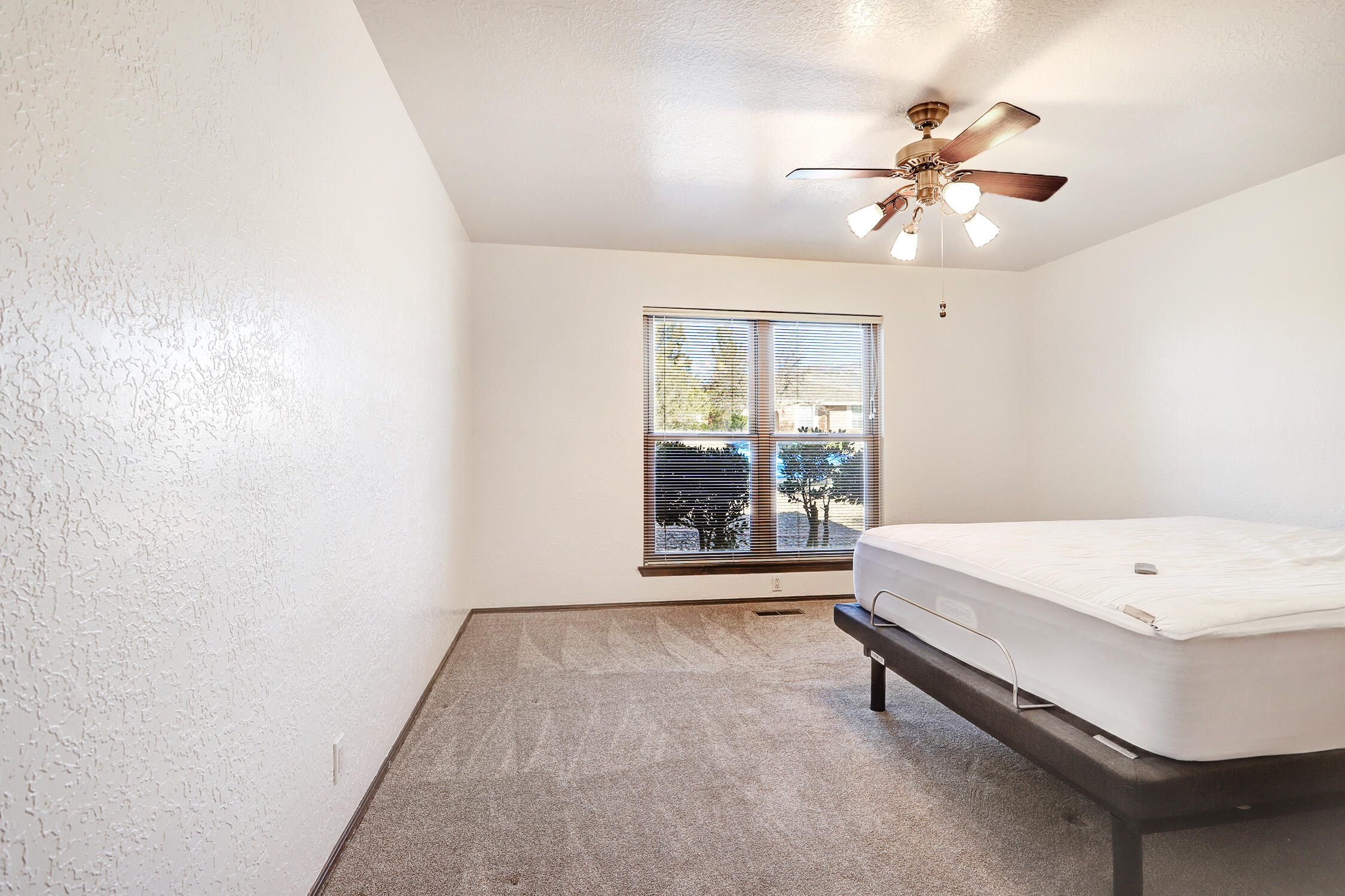 1124 Castellano Court SE