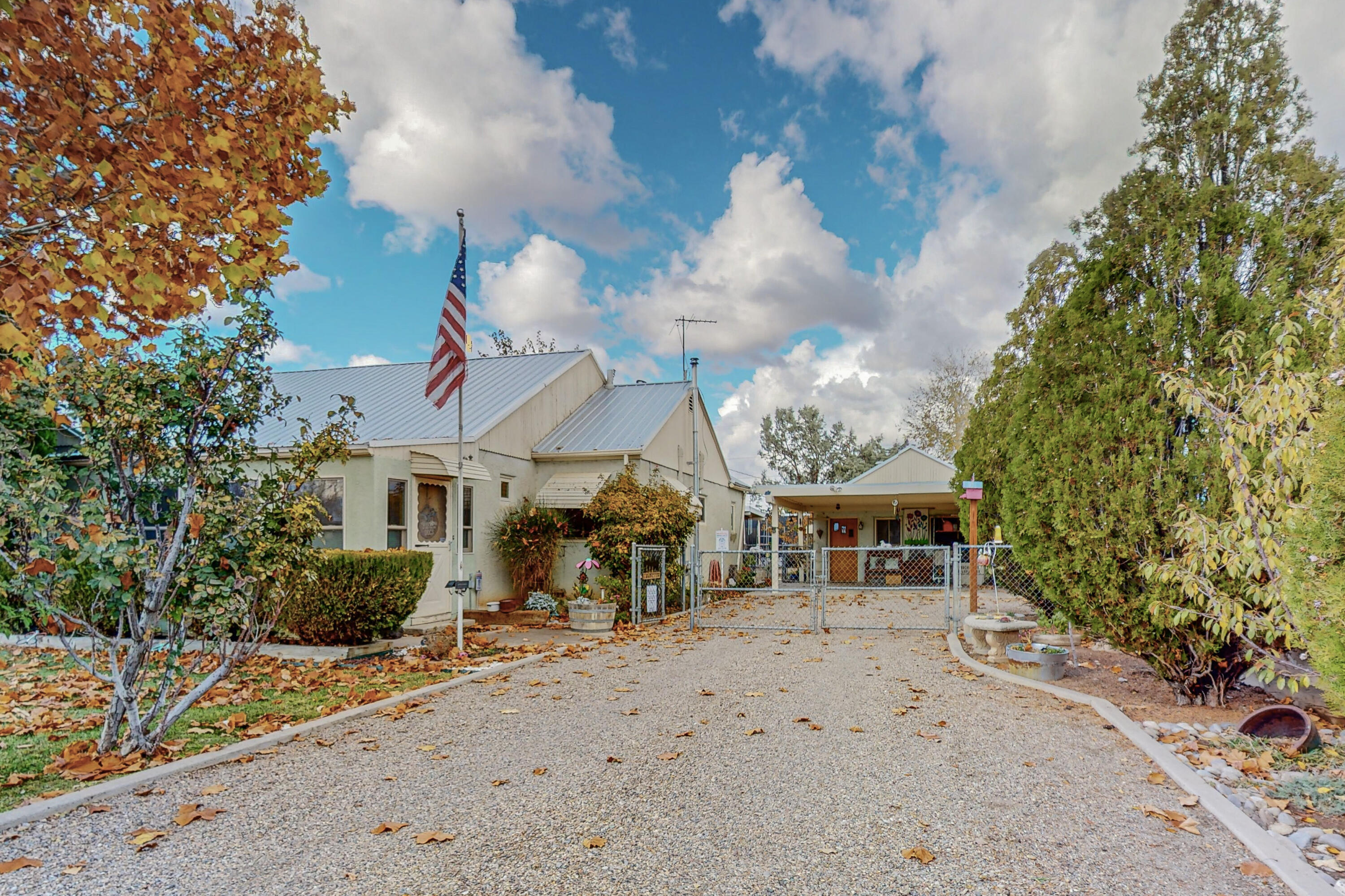 501 El Paraiso Road NW
