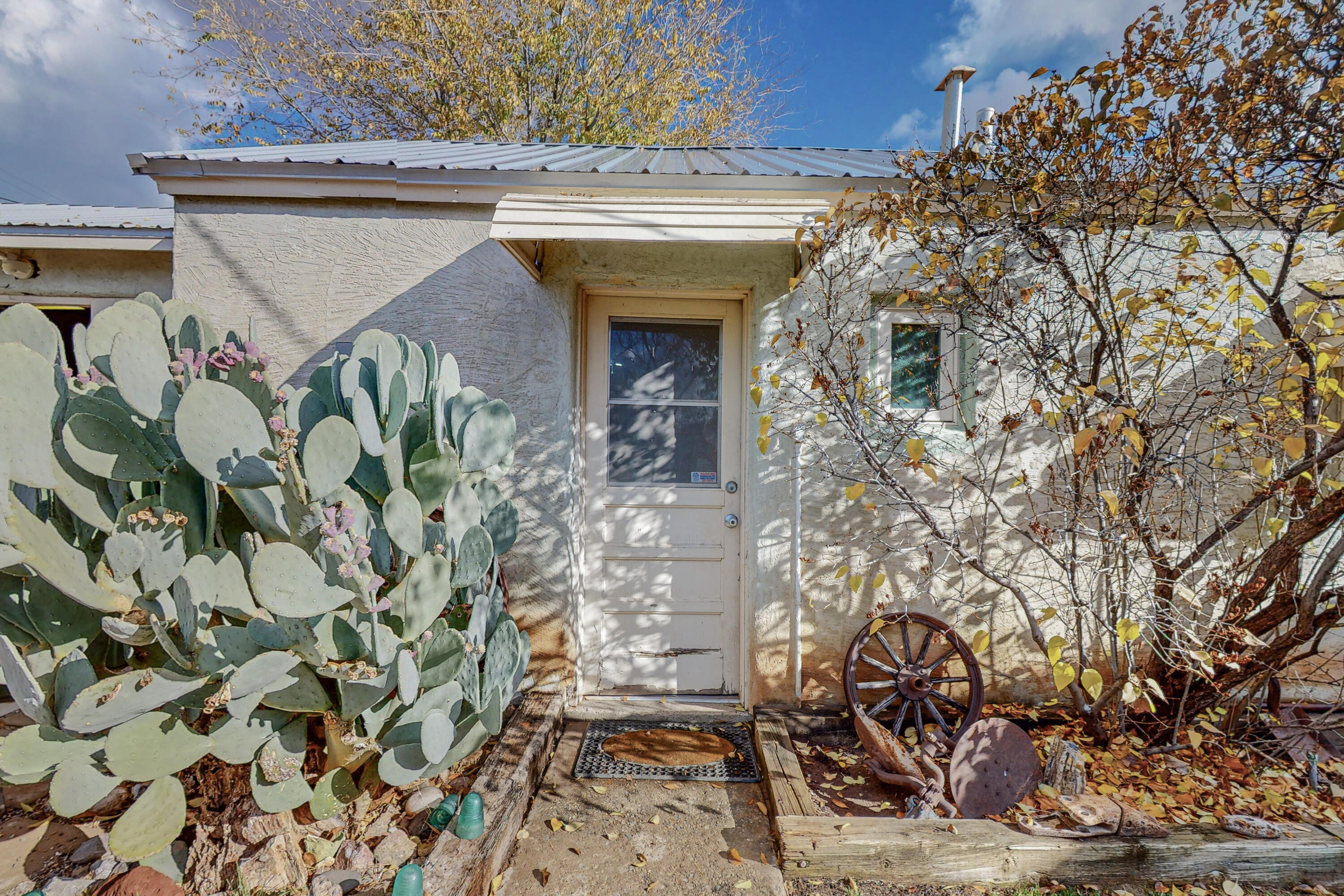 501 El Paraiso Road NW