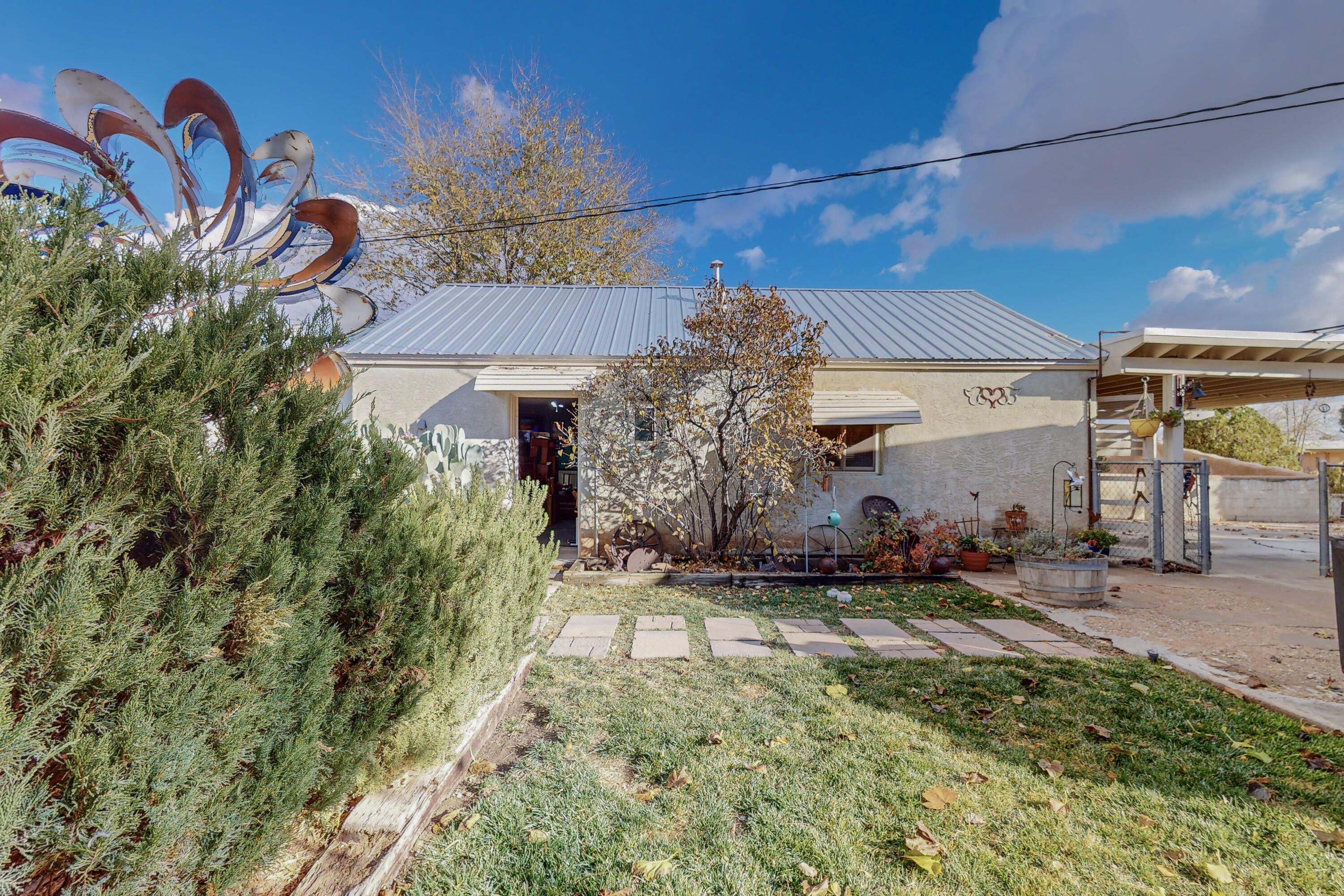 501 El Paraiso Road NW
