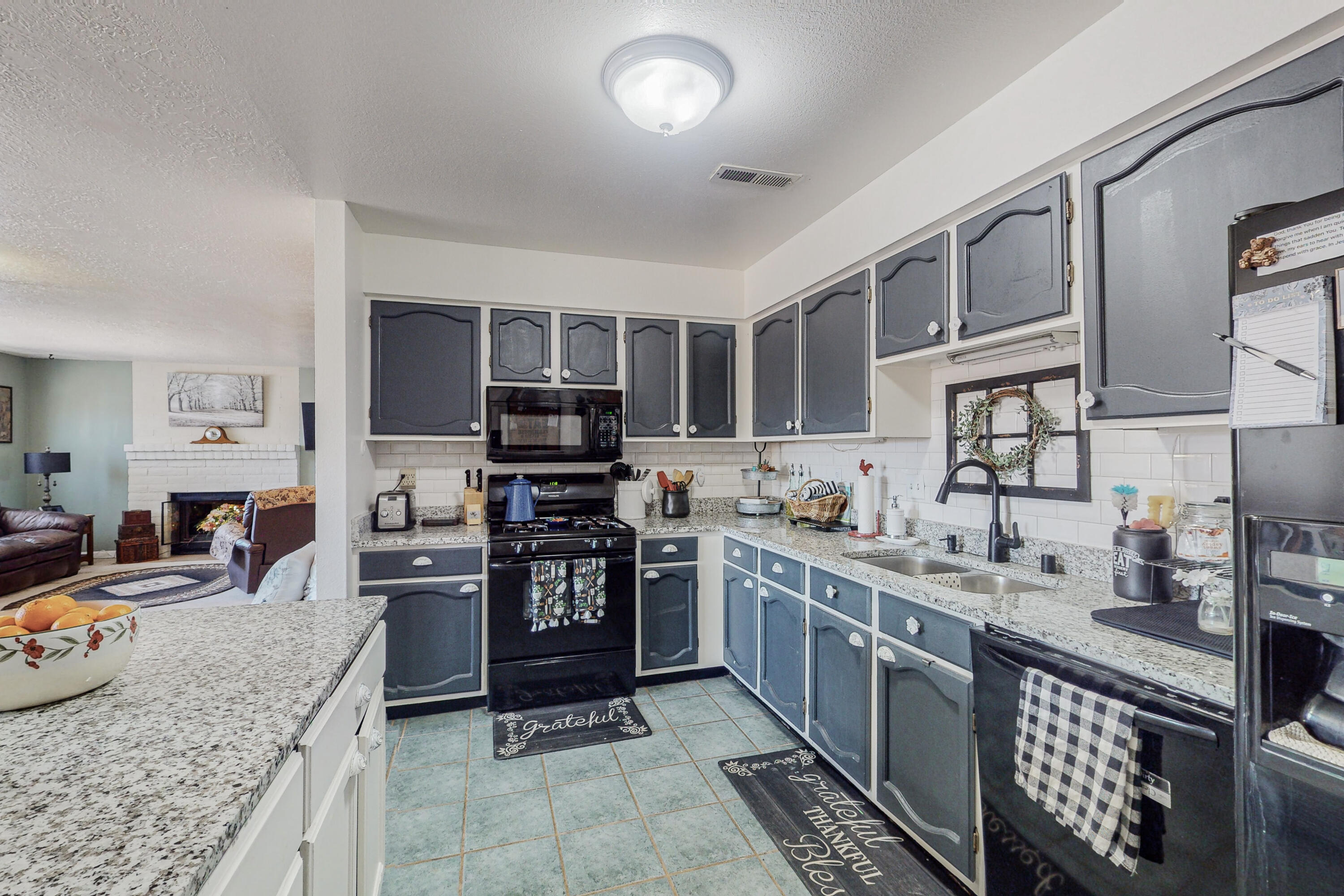 715 Hydra Road SE