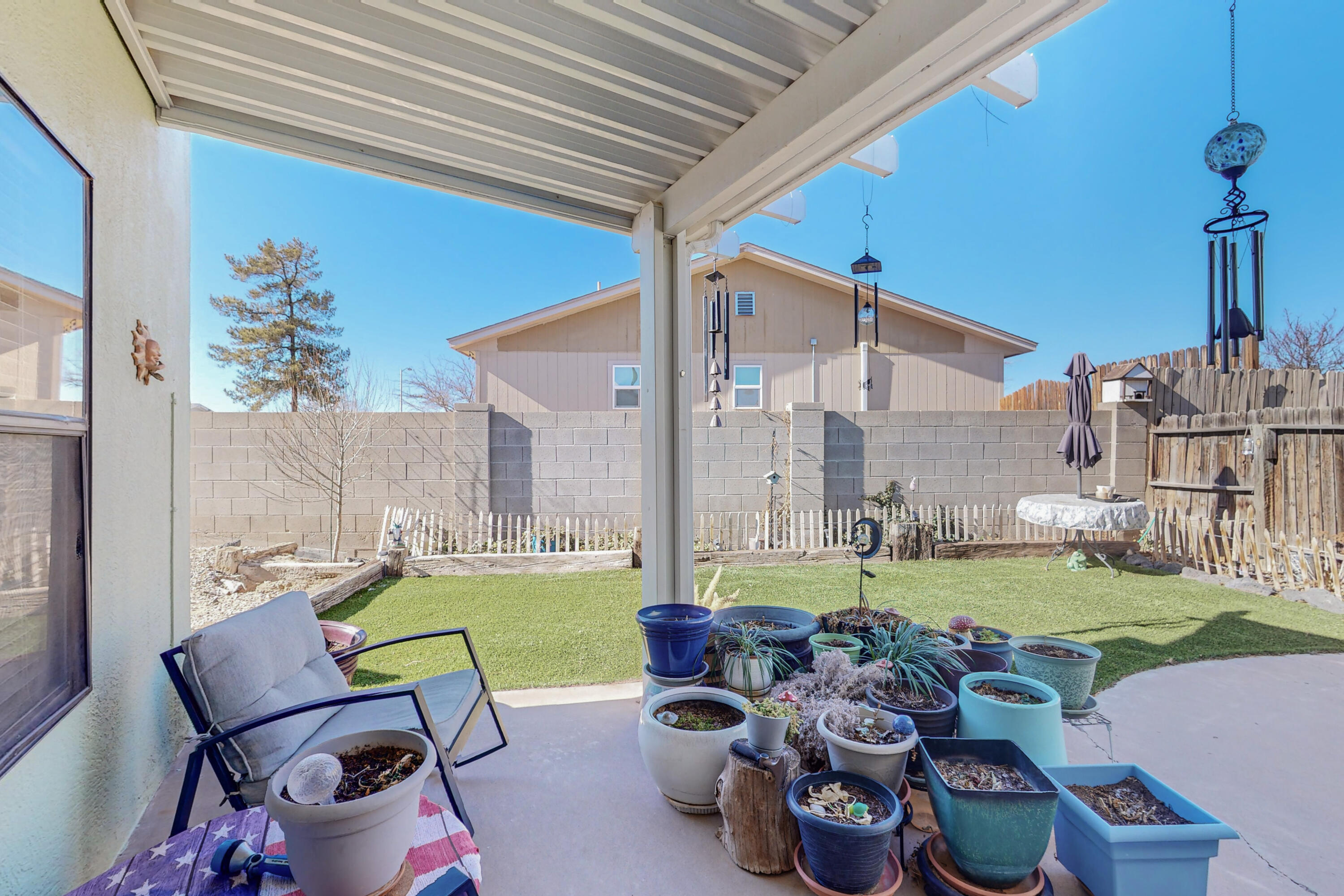 715 Hydra Road SE