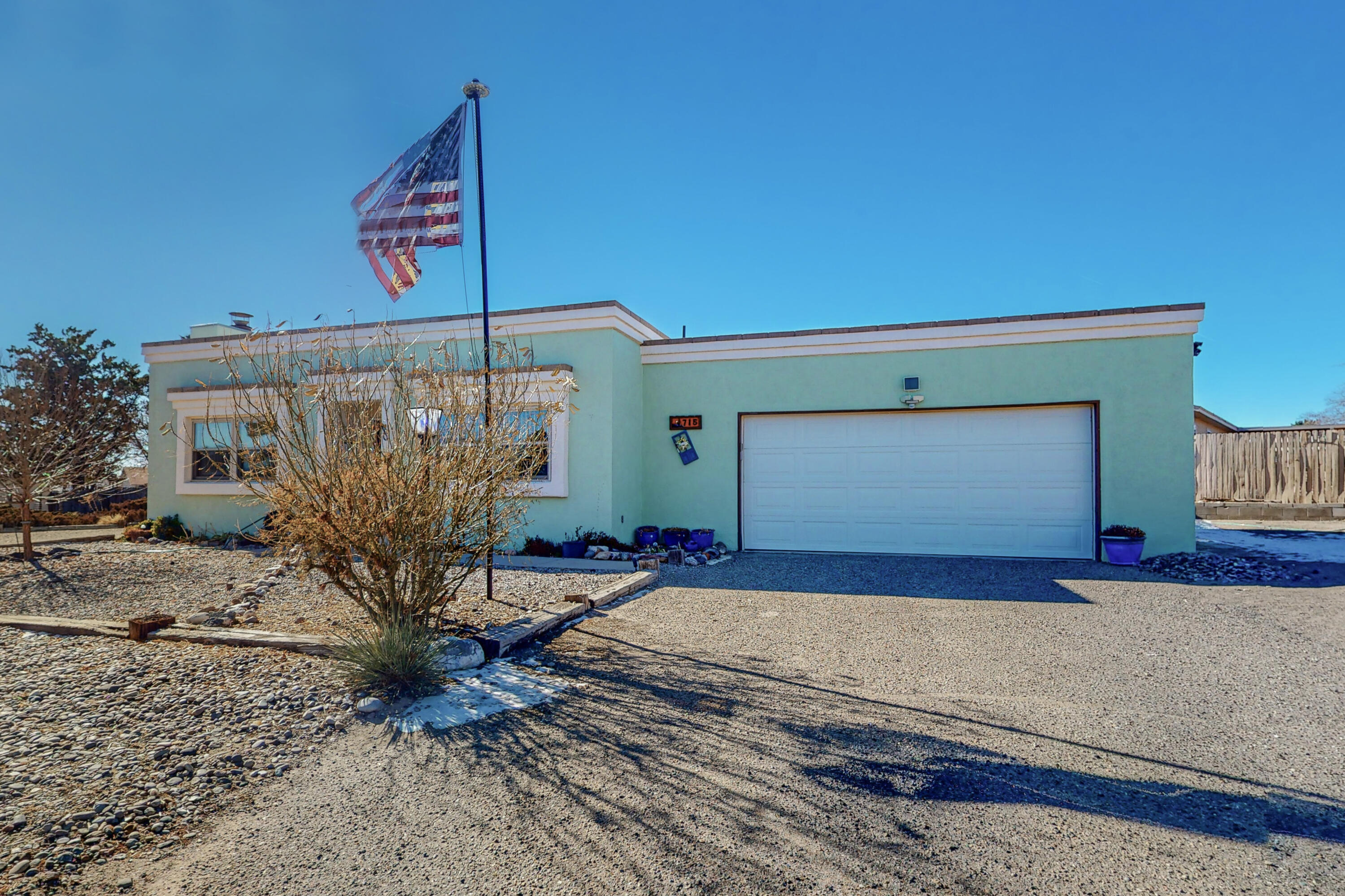 715 Hydra Road SE