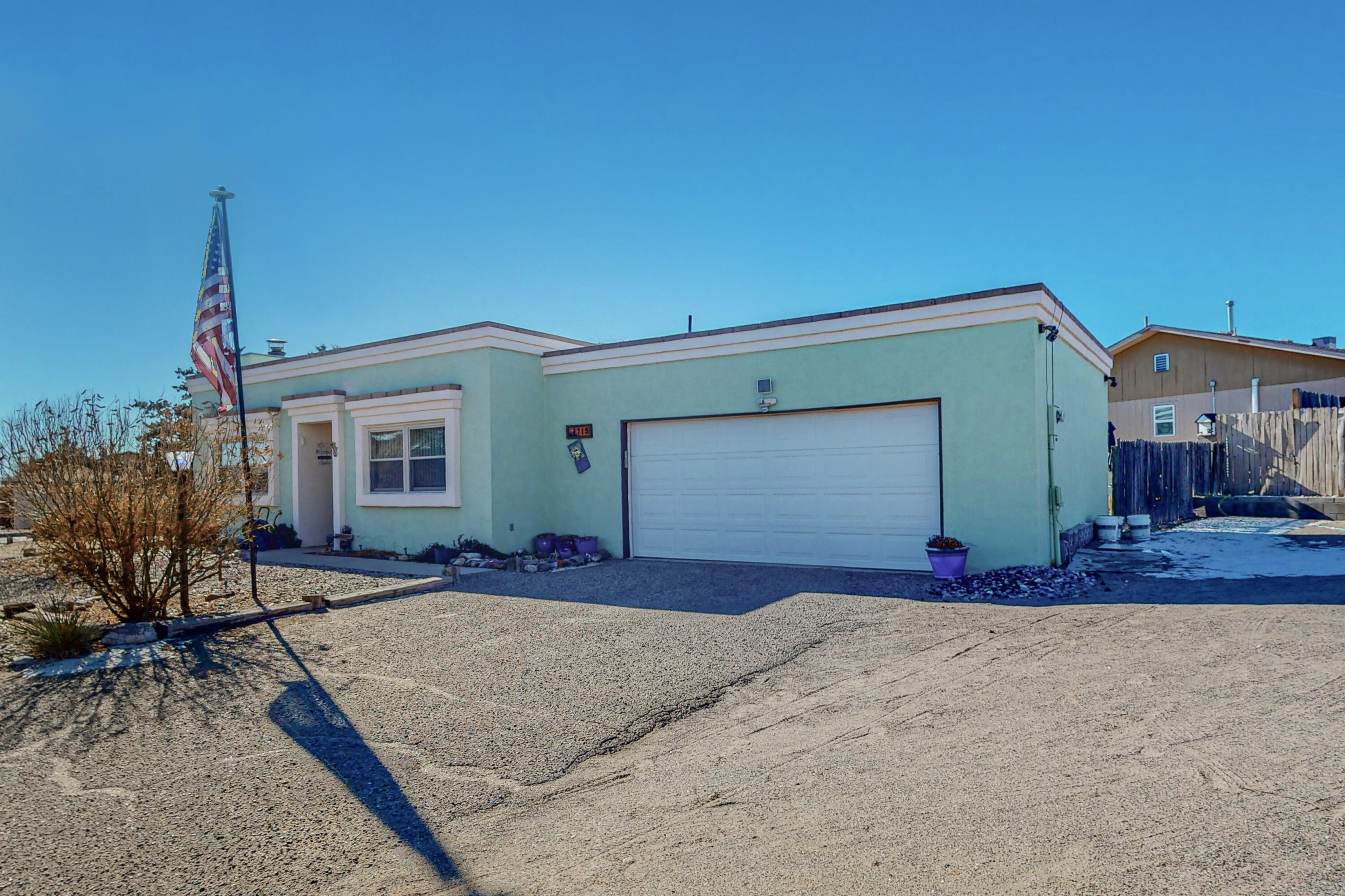 715 Hydra Road SE