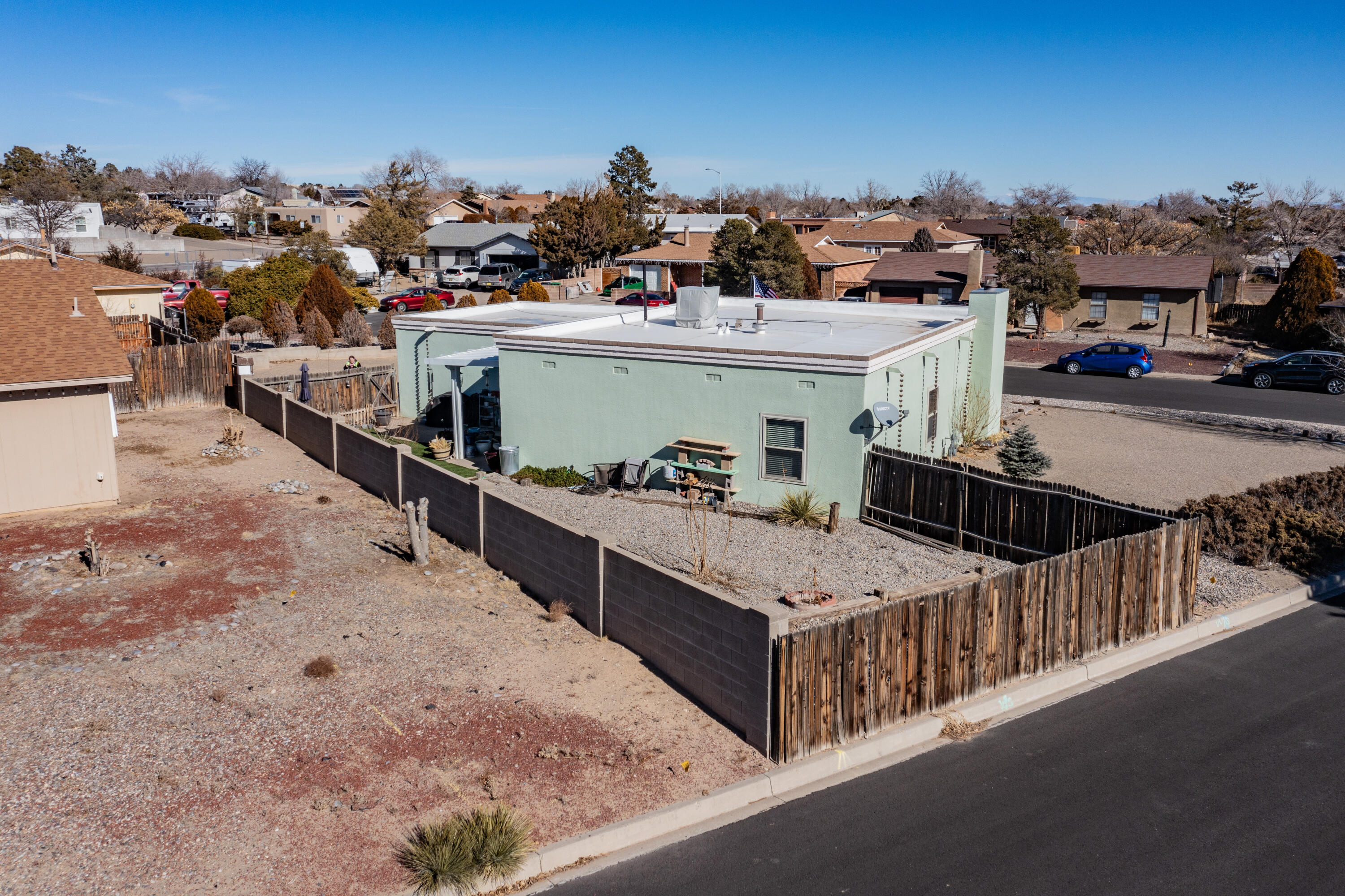 715 Hydra Road SE