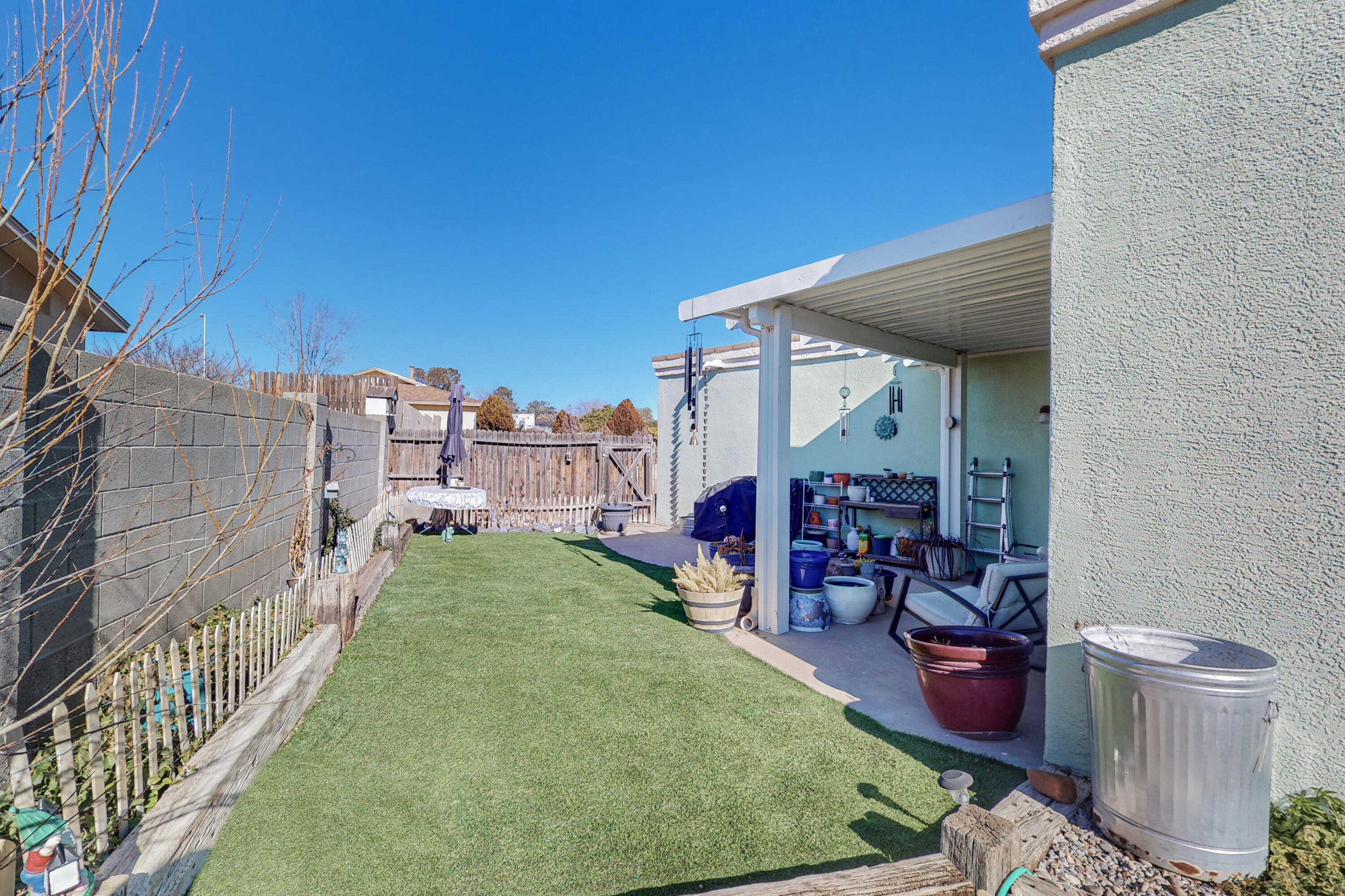 715 Hydra Road SE