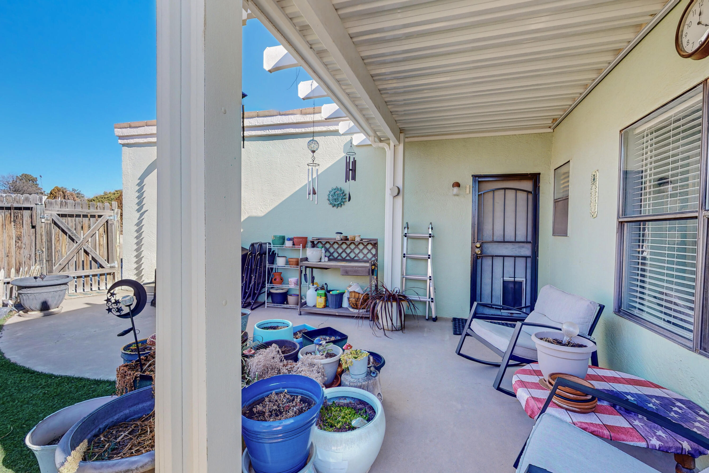 715 Hydra Road SE