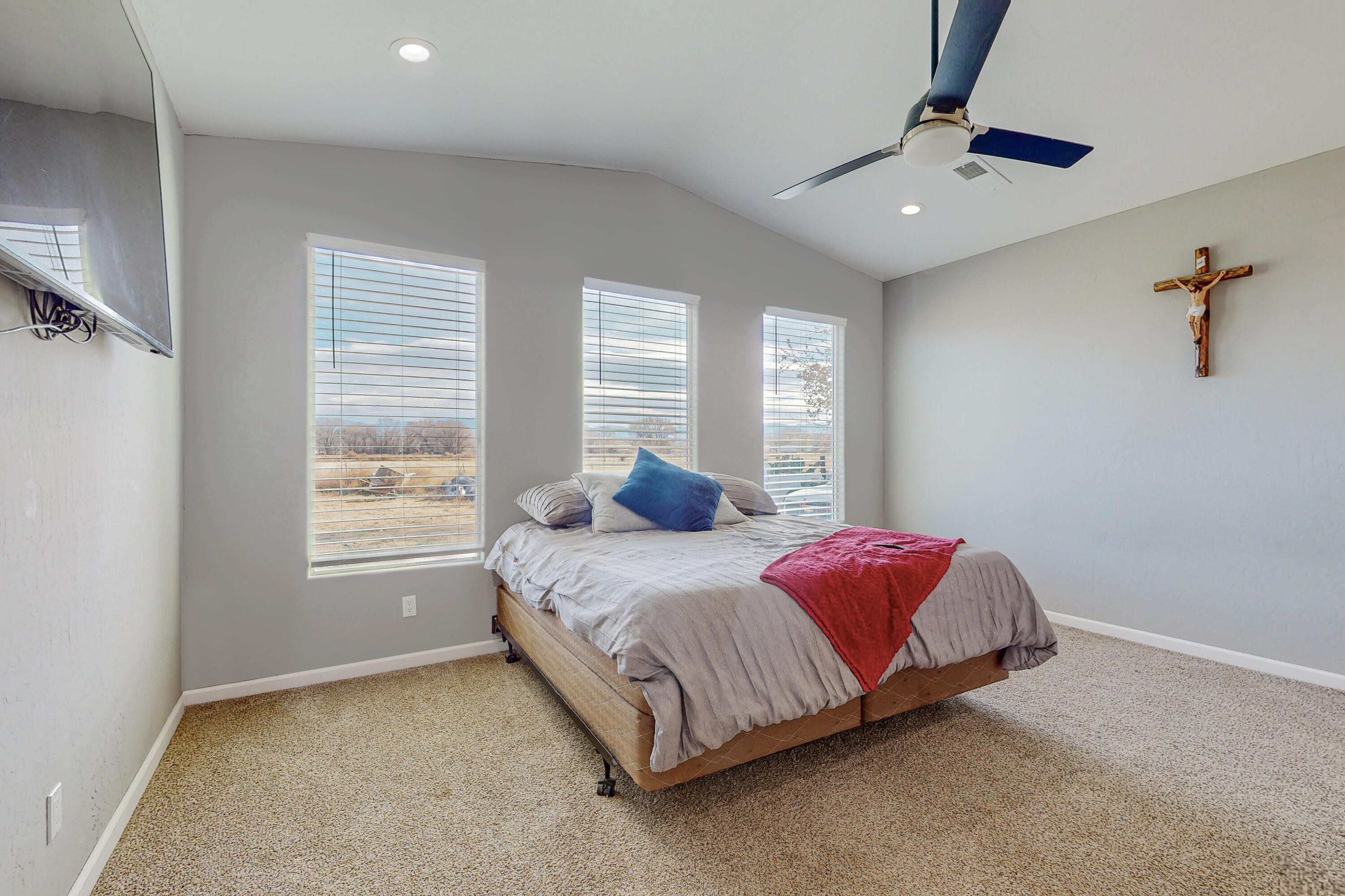 14 Honeyfield Lane