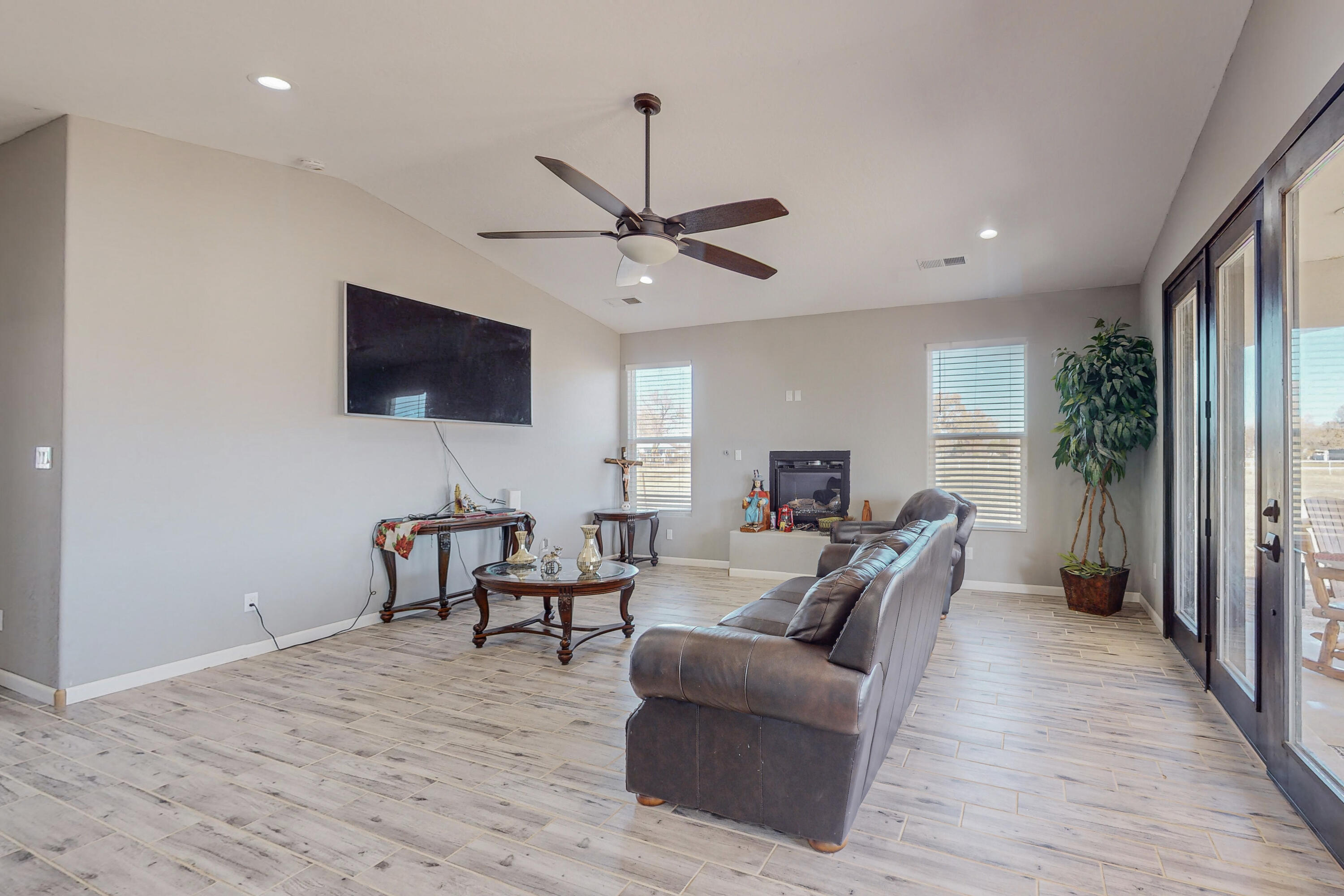 14 Honeyfield Lane
