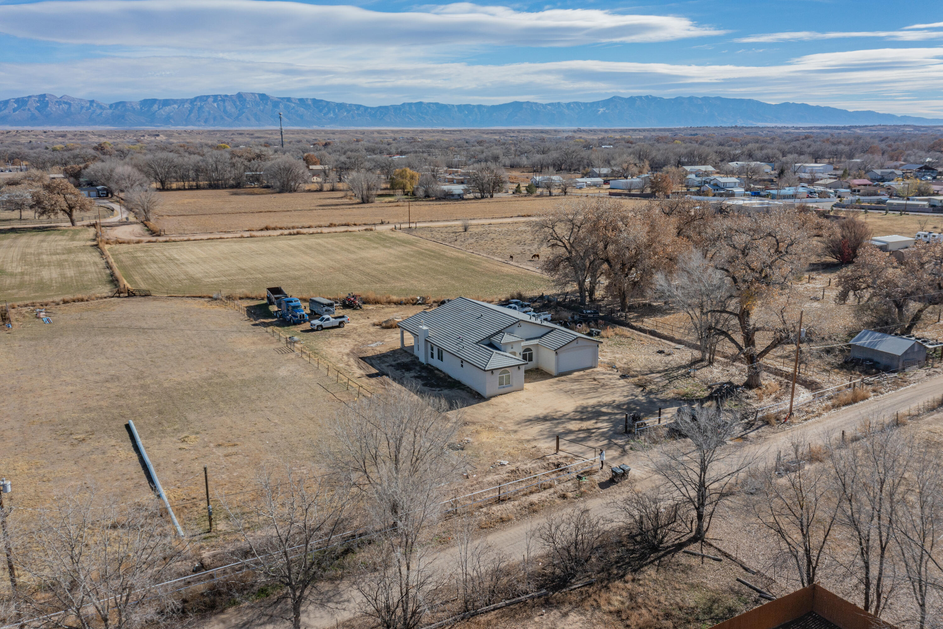 14 Honeyfield Lane