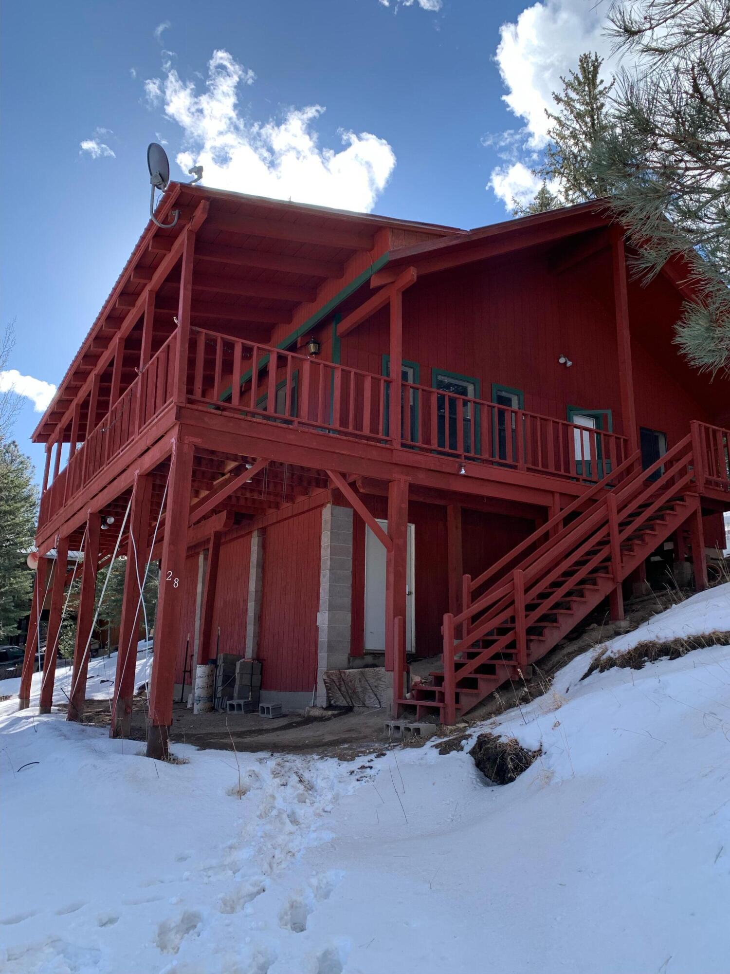 28 E Meadow Lane