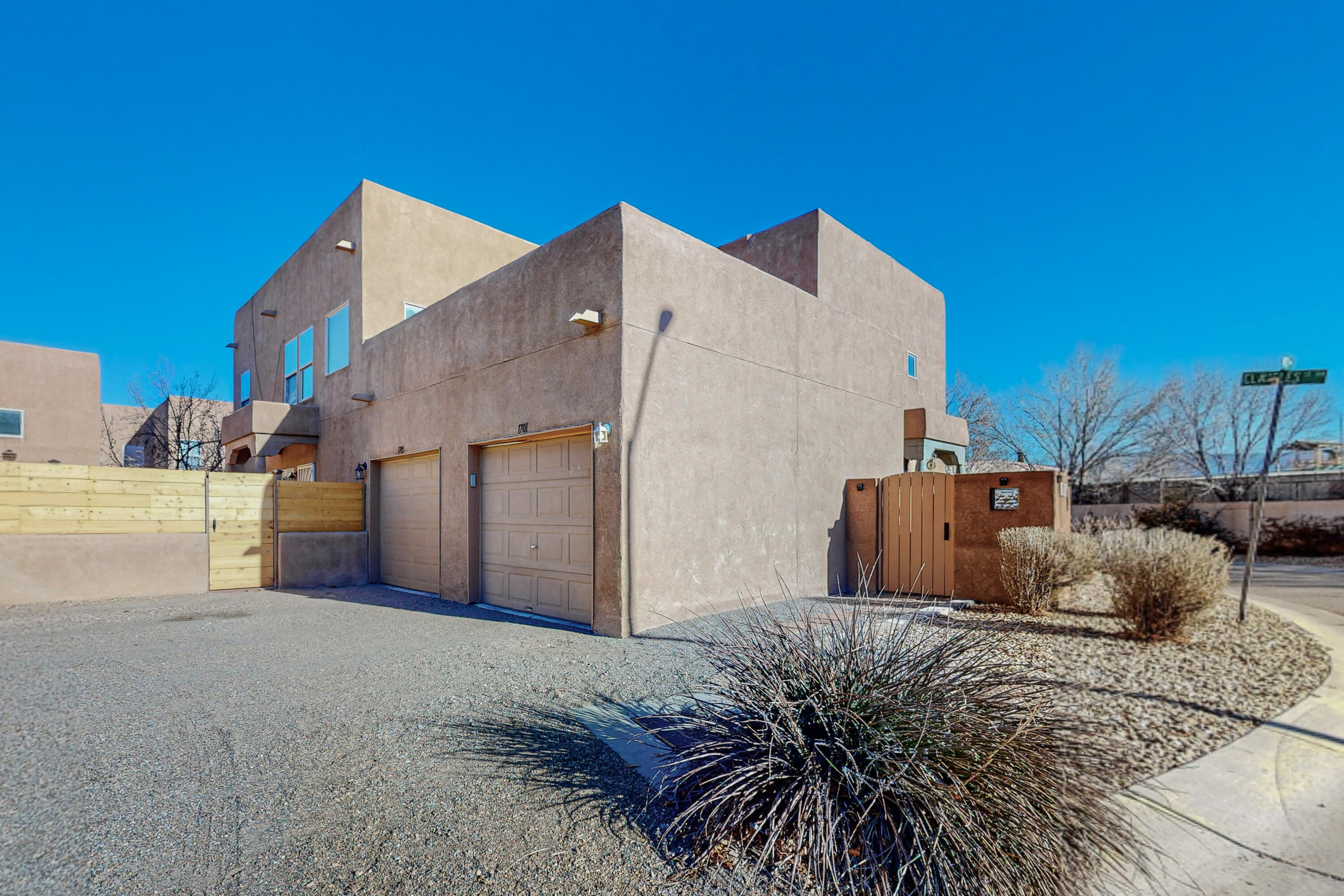 1701 Violetas Road NW