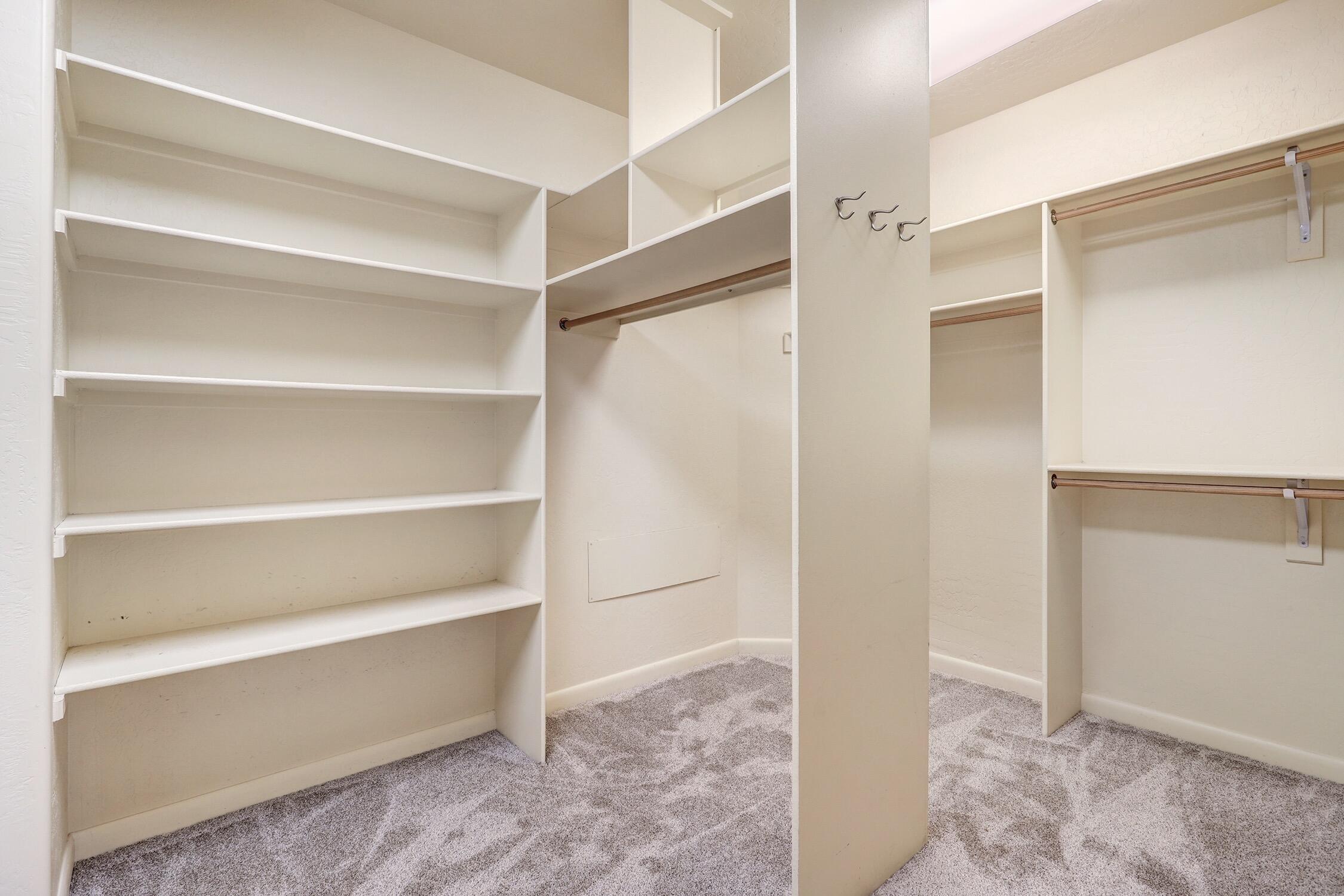 8109 Via Encantada NE