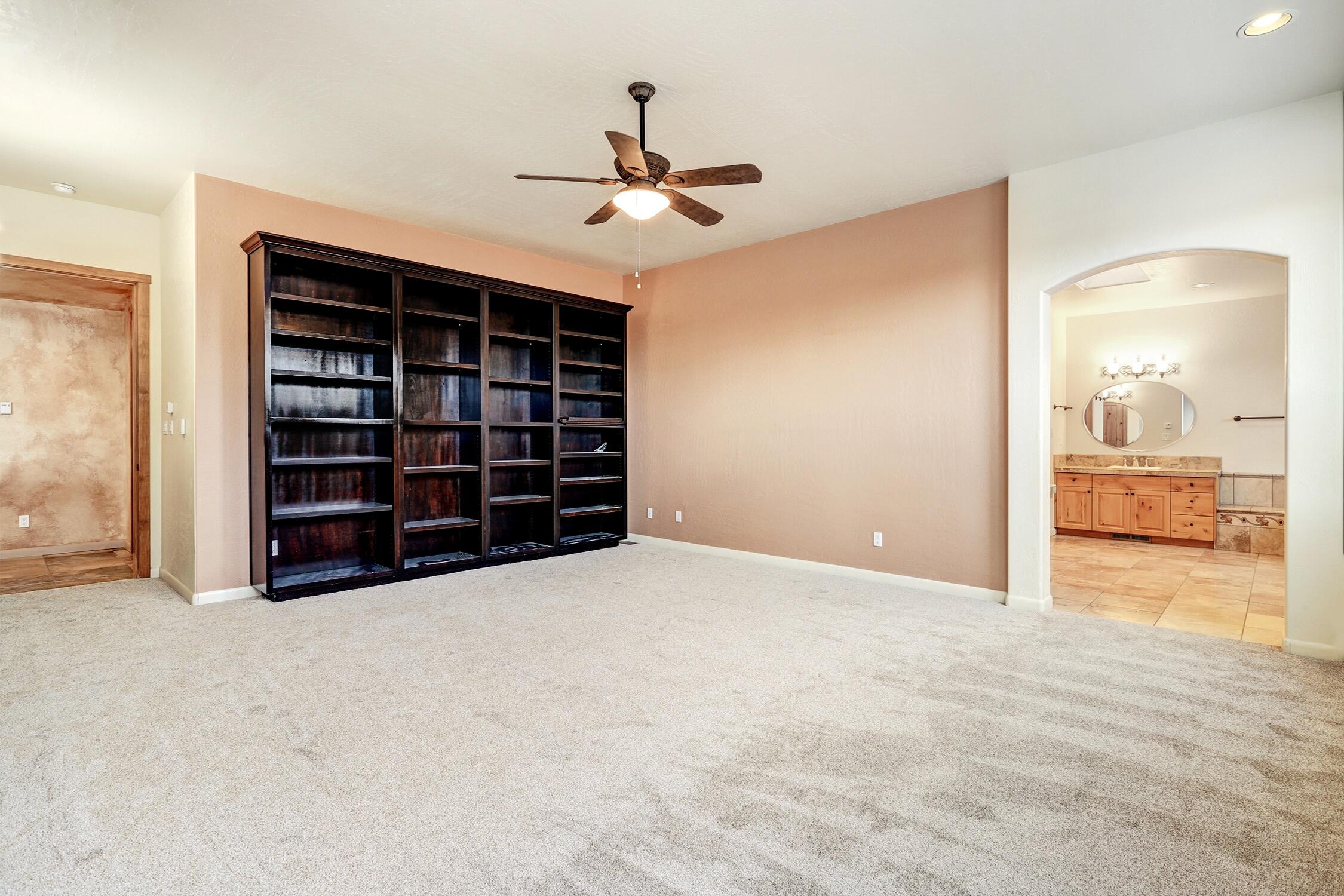 8109 Via Encantada NE