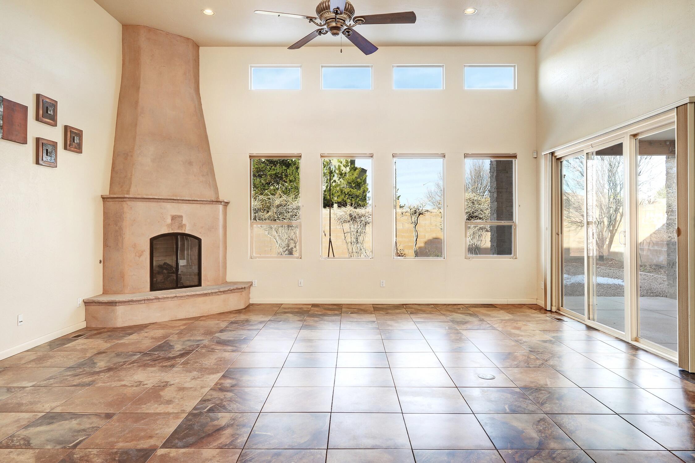 8109 Via Encantada NE