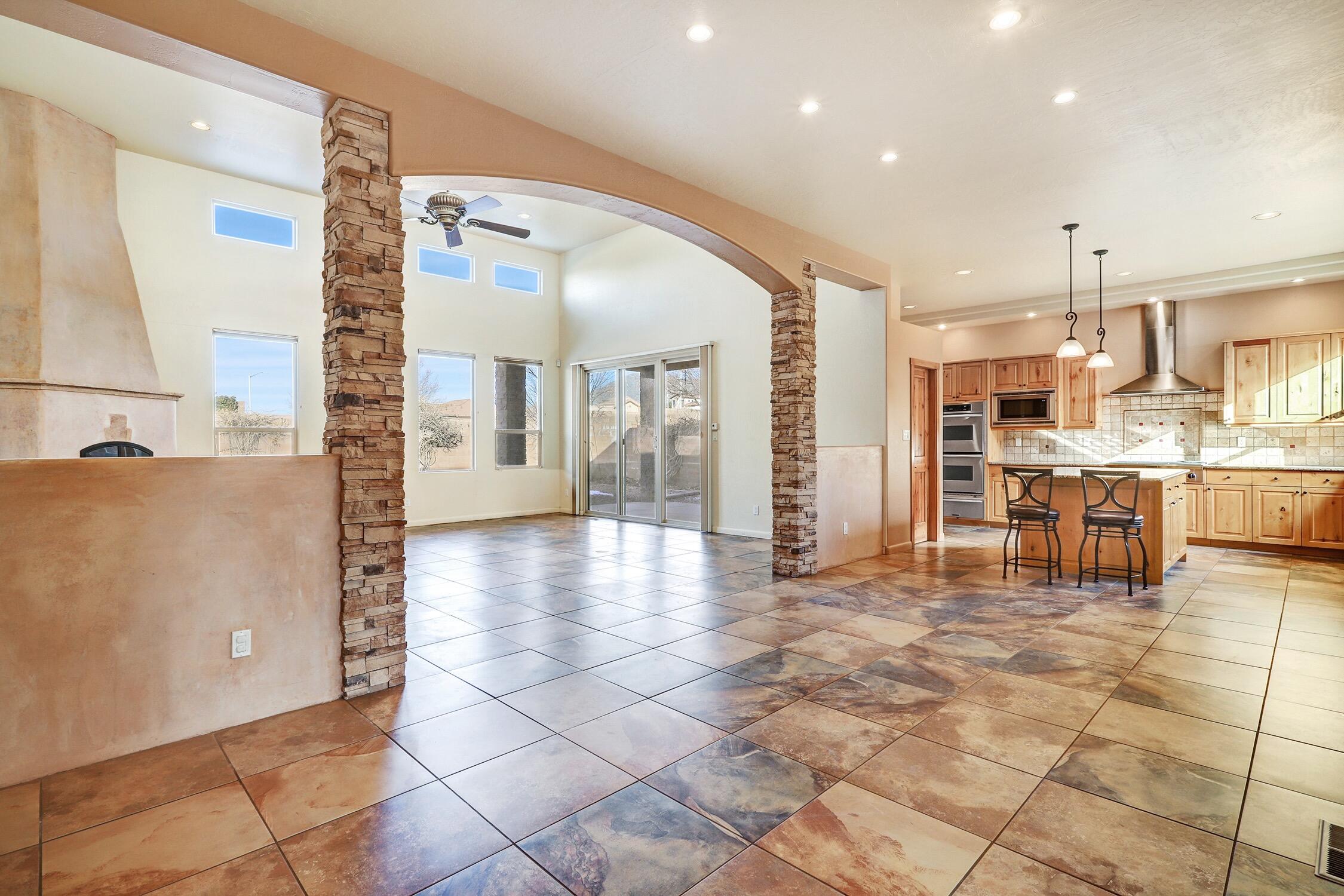 8109 Via Encantada NE