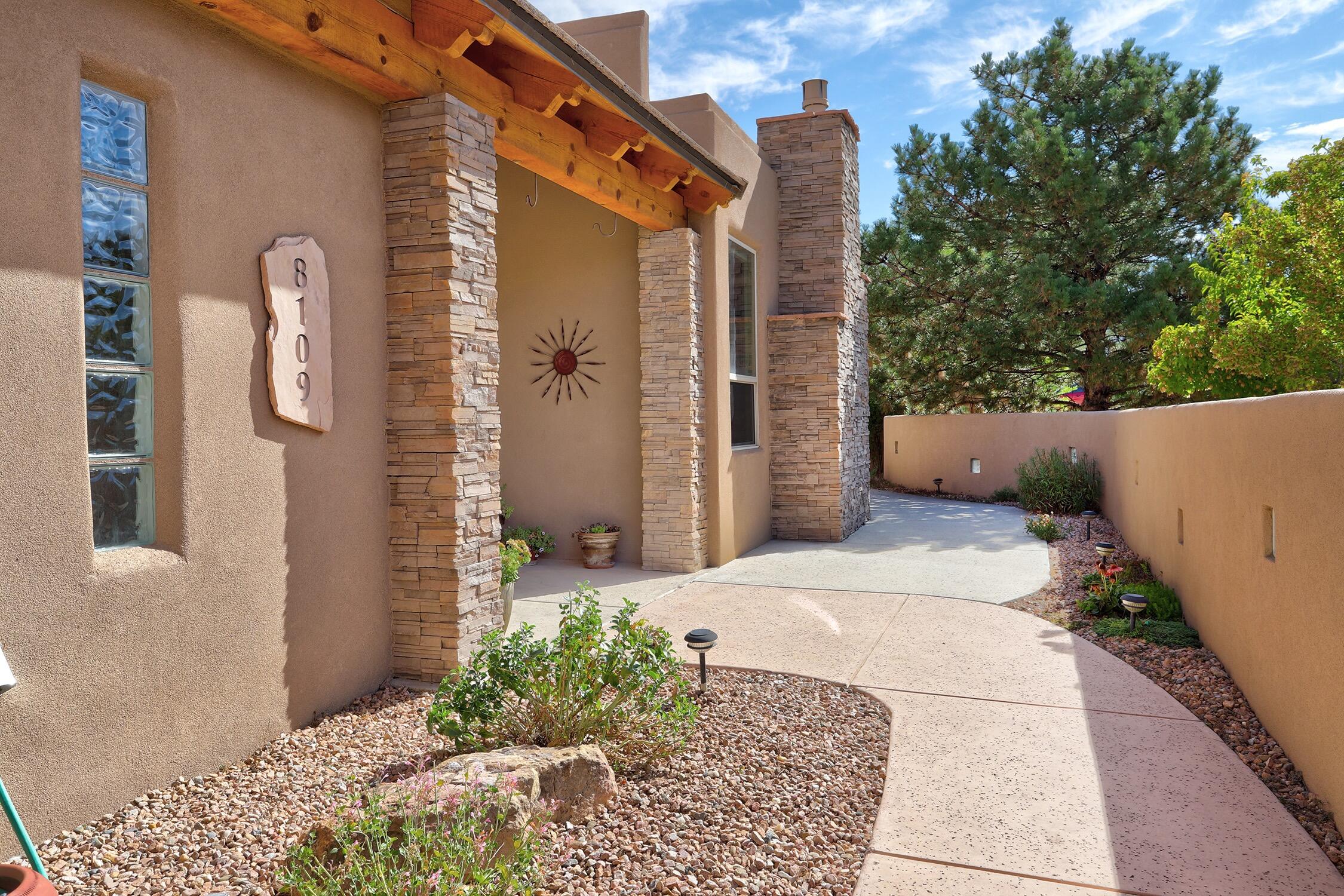 8109 Via Encantada NE