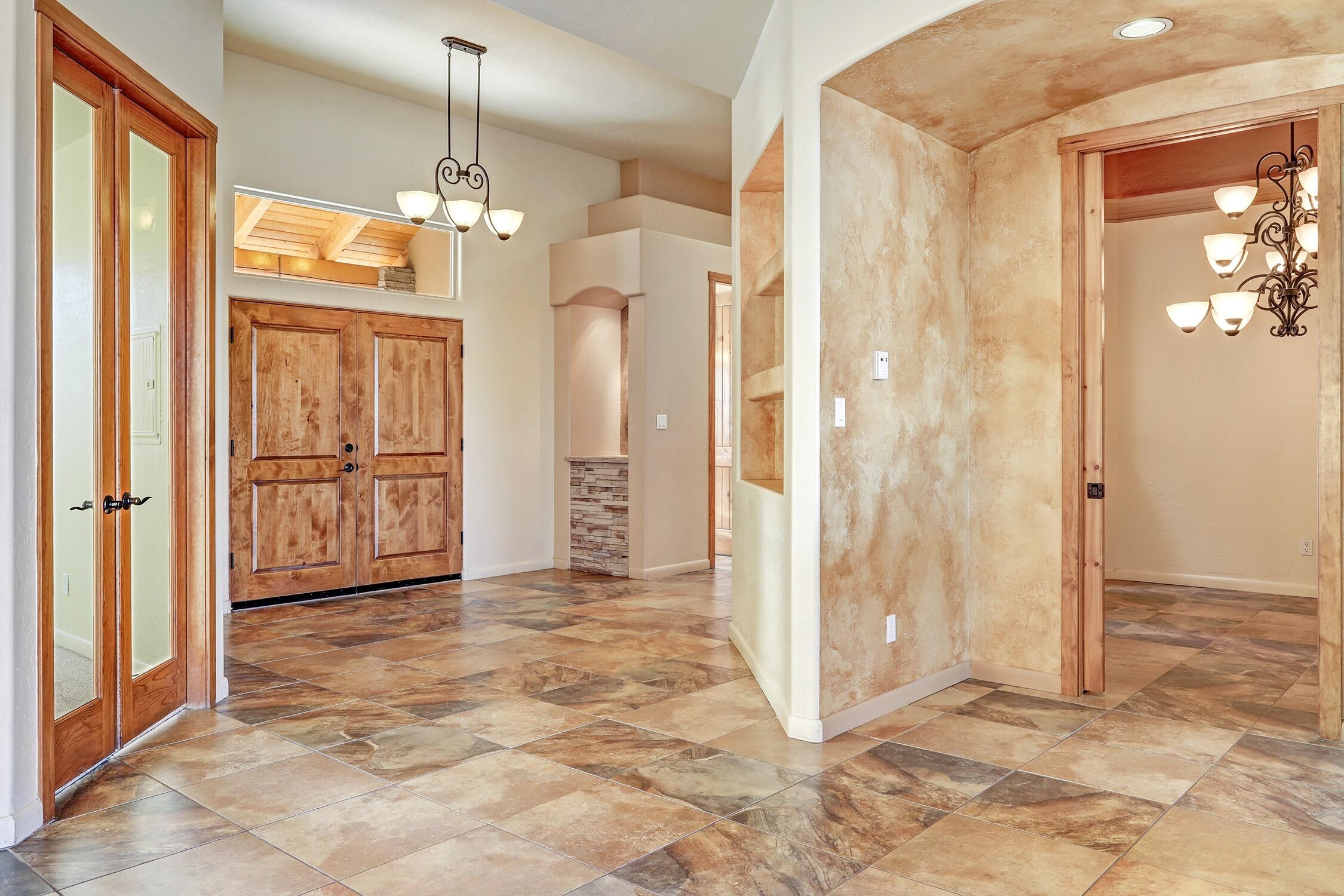 8109 Via Encantada NE