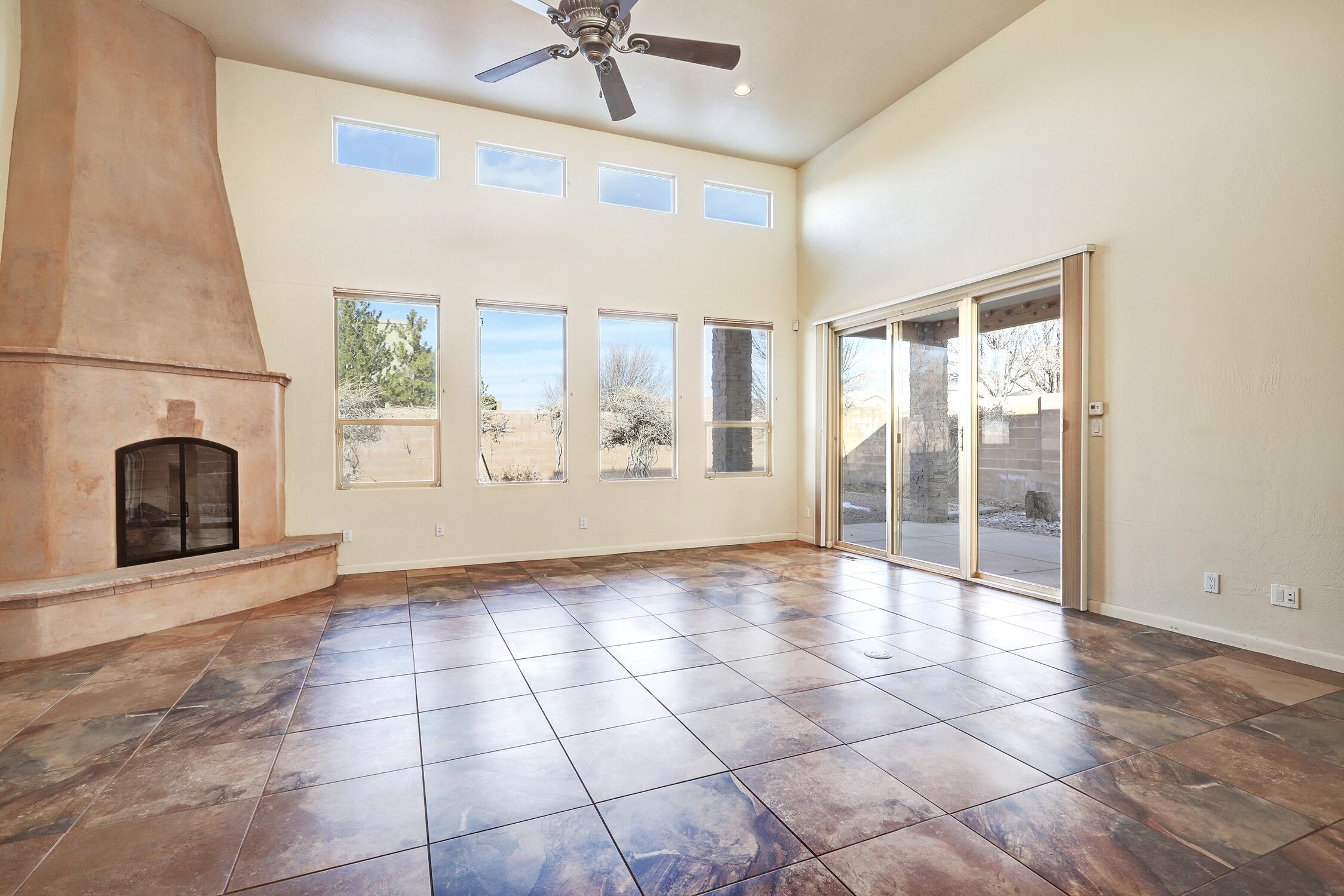 8109 Via Encantada NE