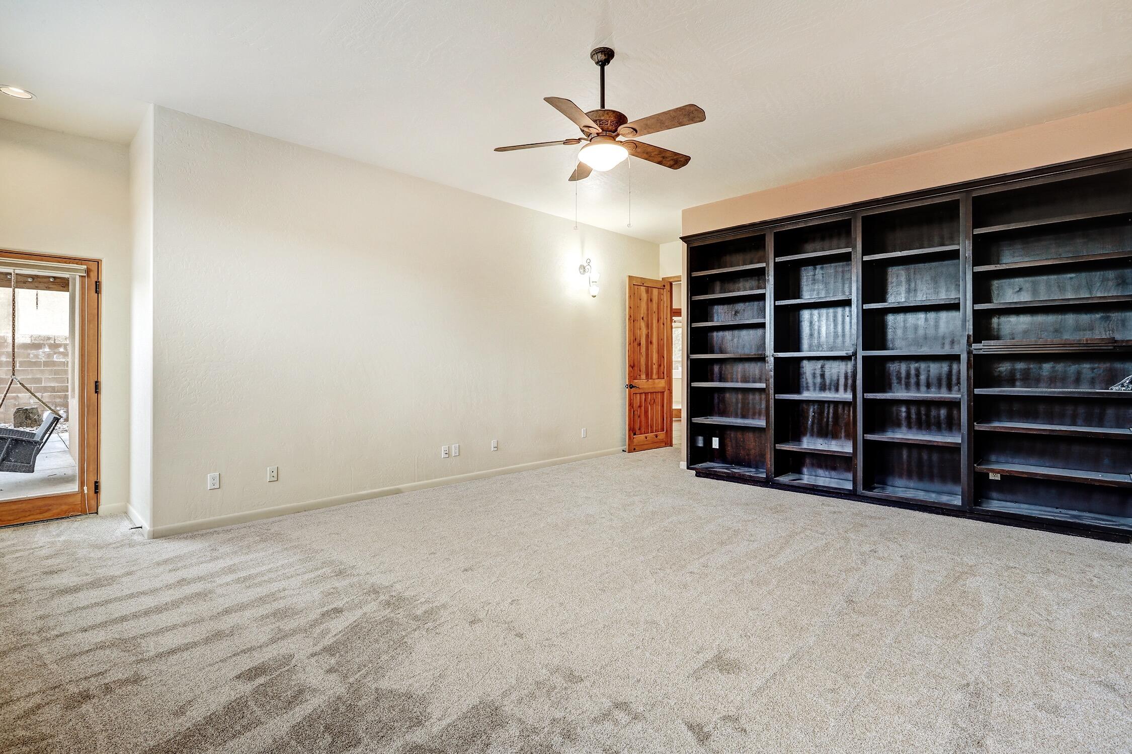 8109 Via Encantada NE