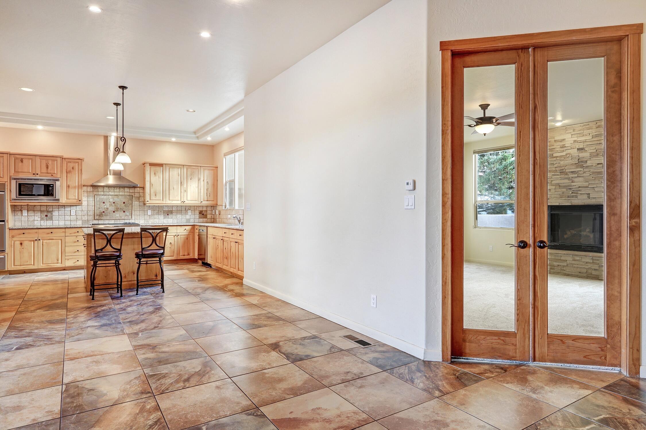 8109 Via Encantada NE