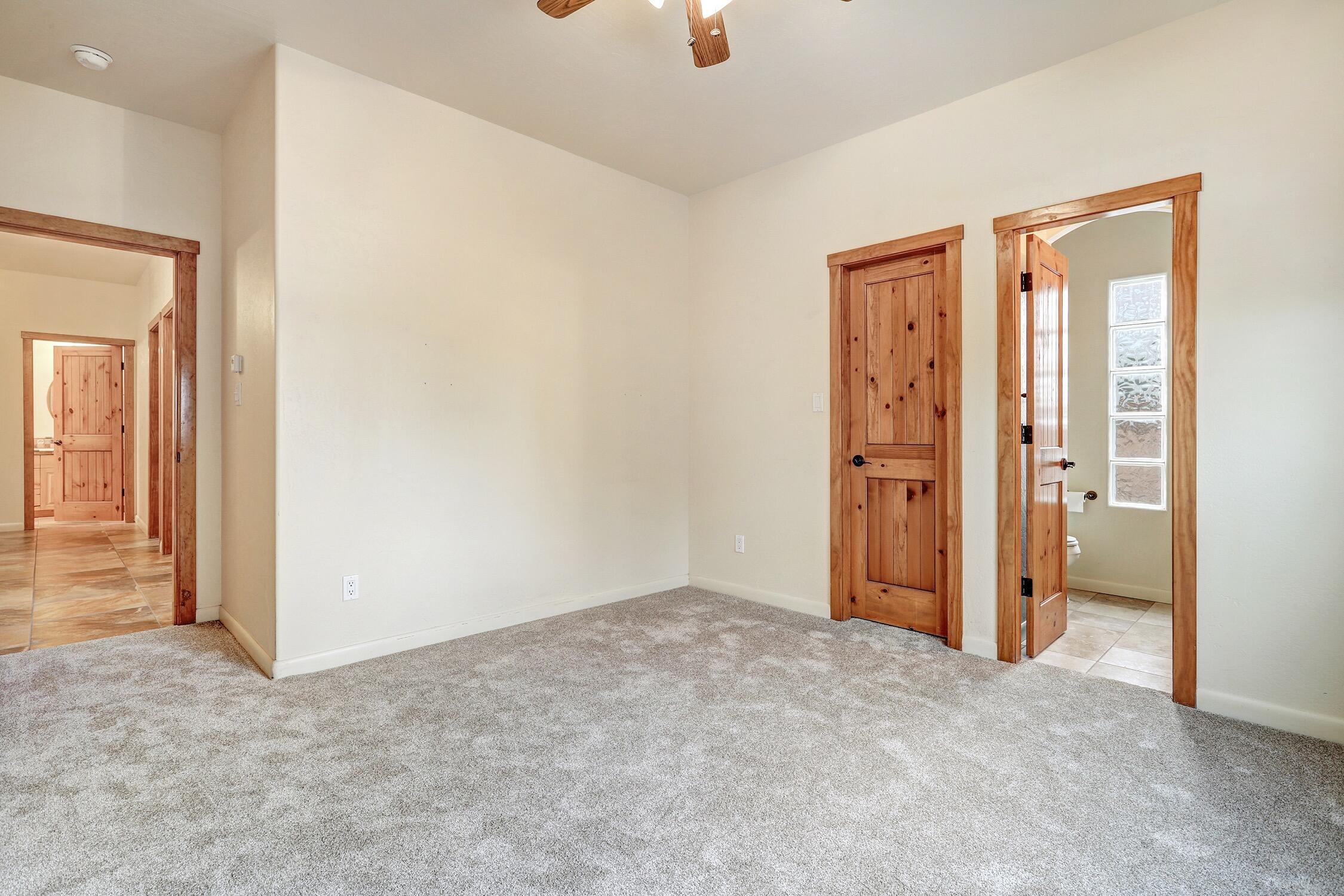 8109 Via Encantada NE