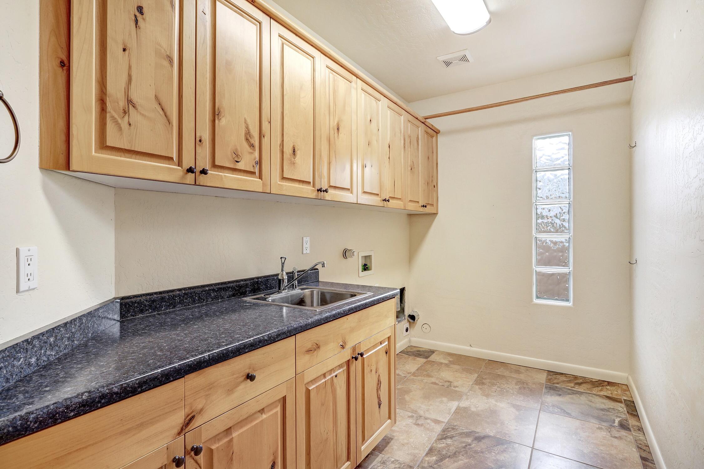 8109 Via Encantada NE
