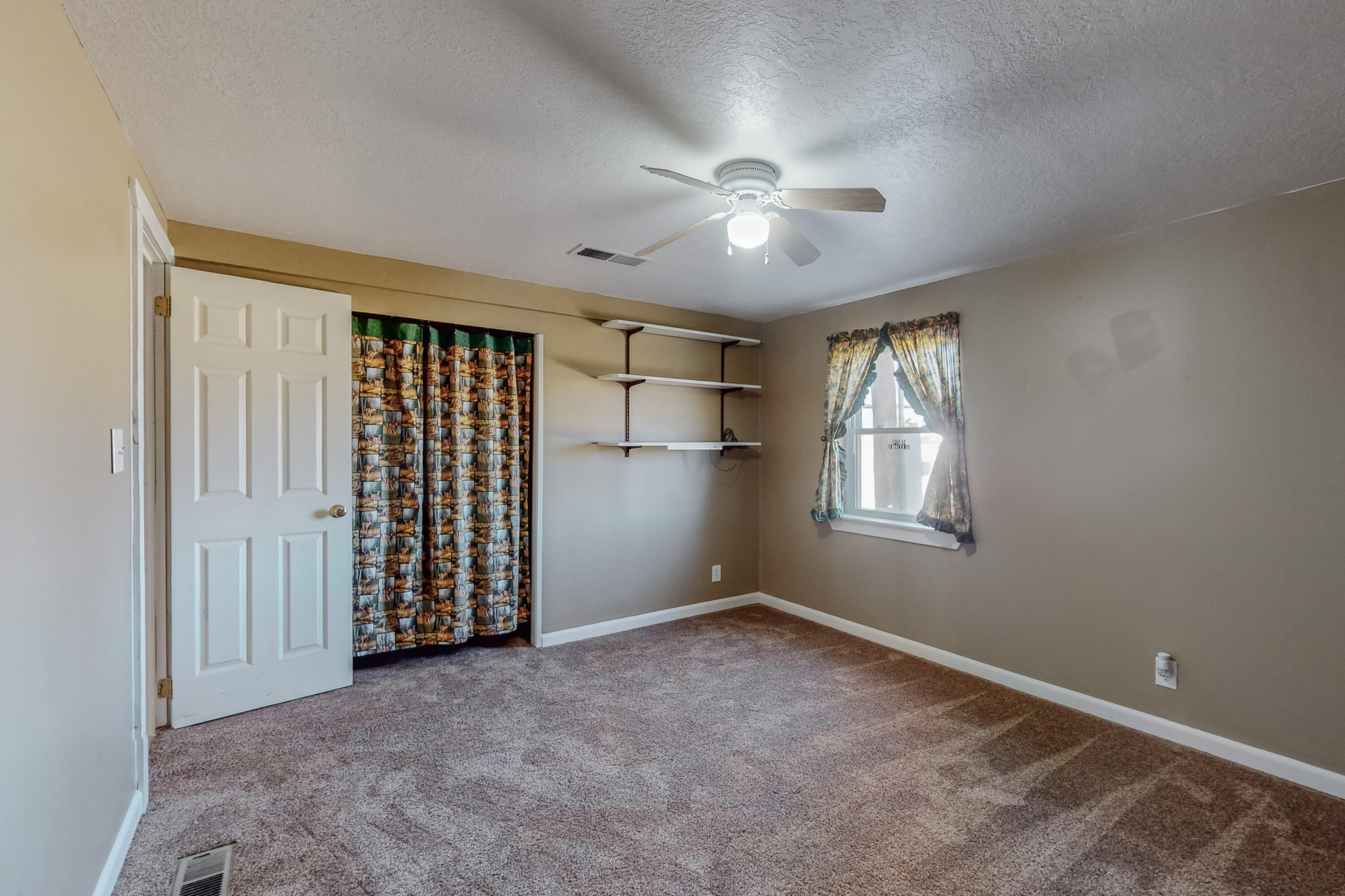 3 Indian Wells Lane