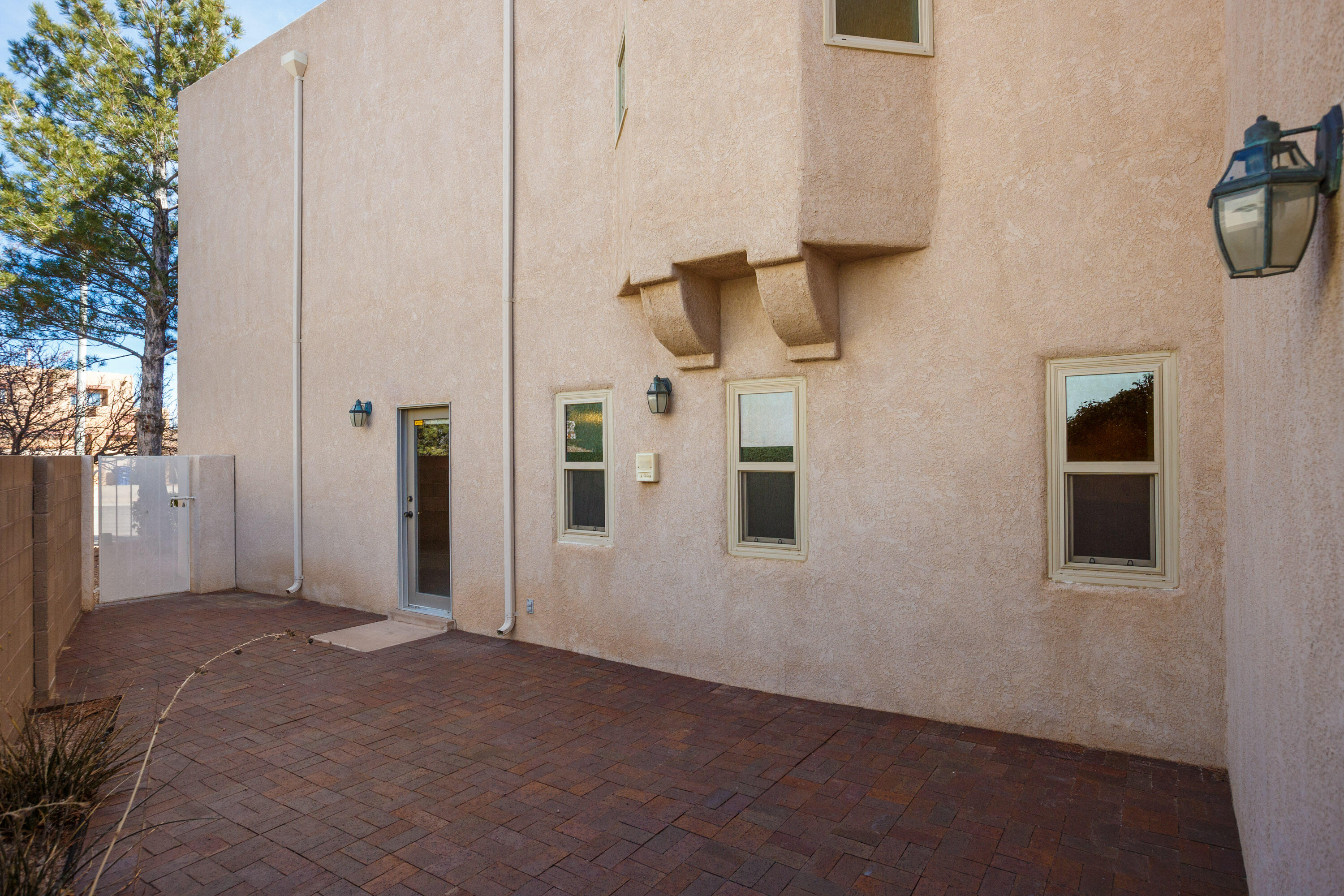 4944 Alta Mesa NW