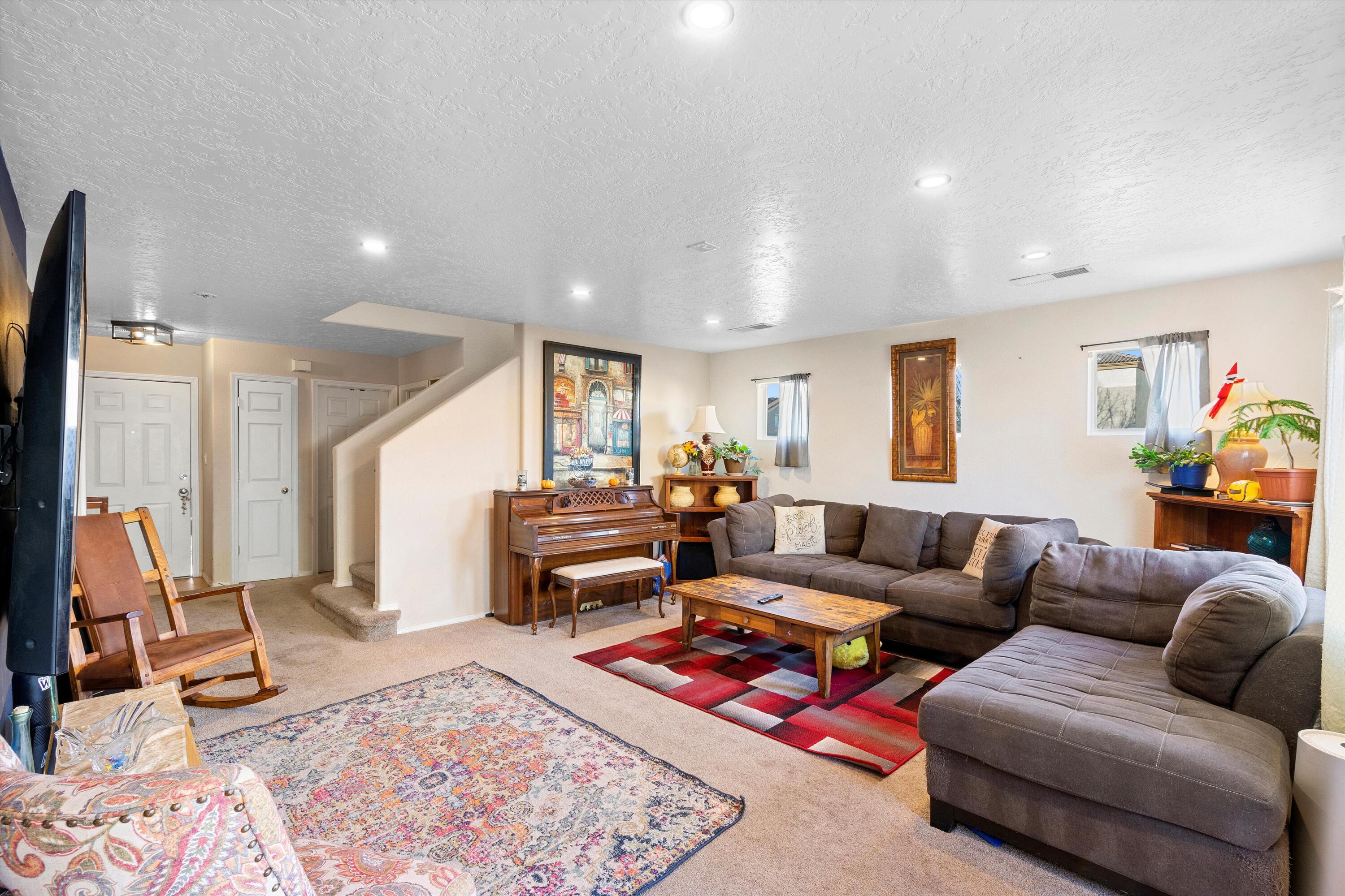 10801 Habanero Way SE