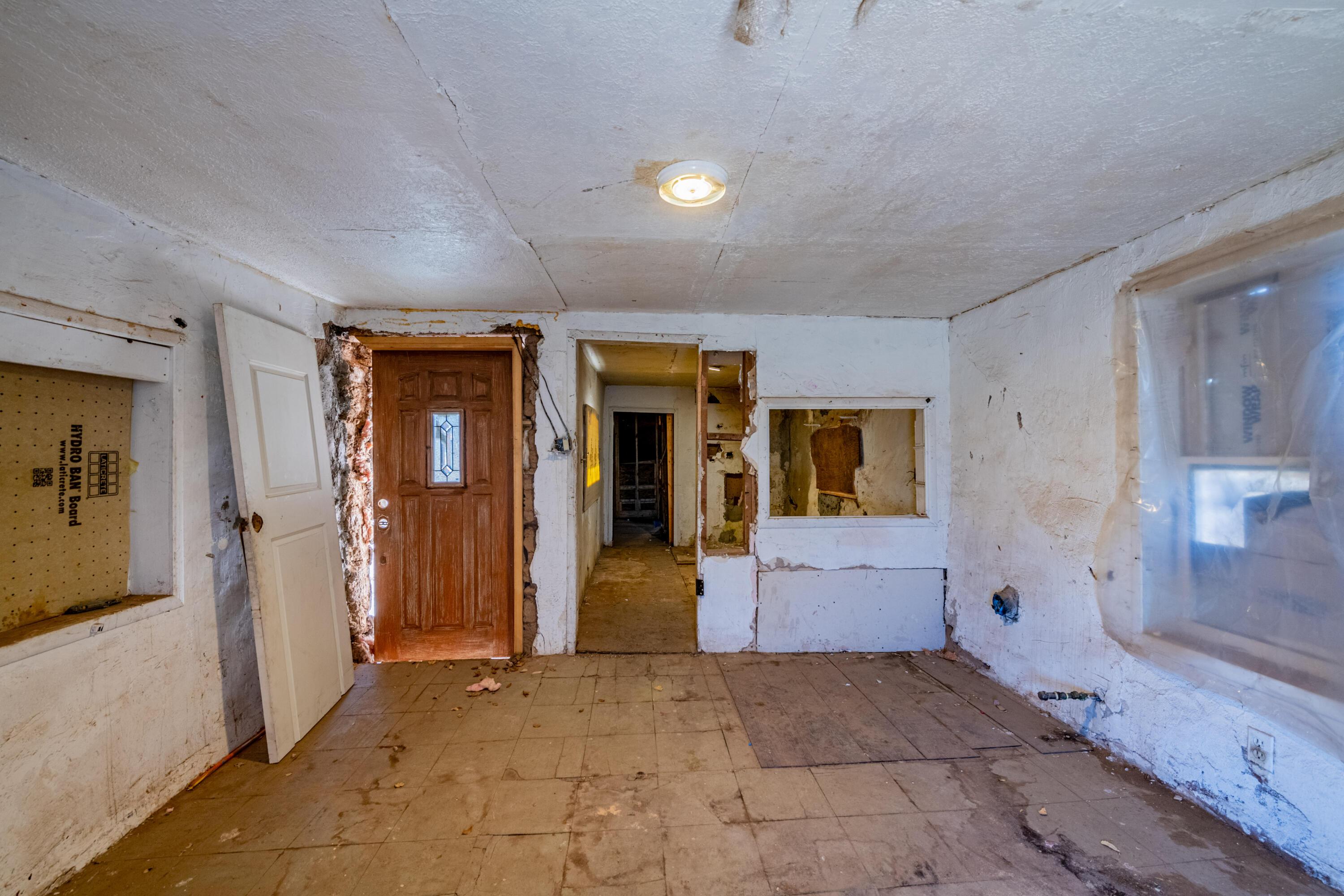 7601, 7605 Edith Boulevard NE