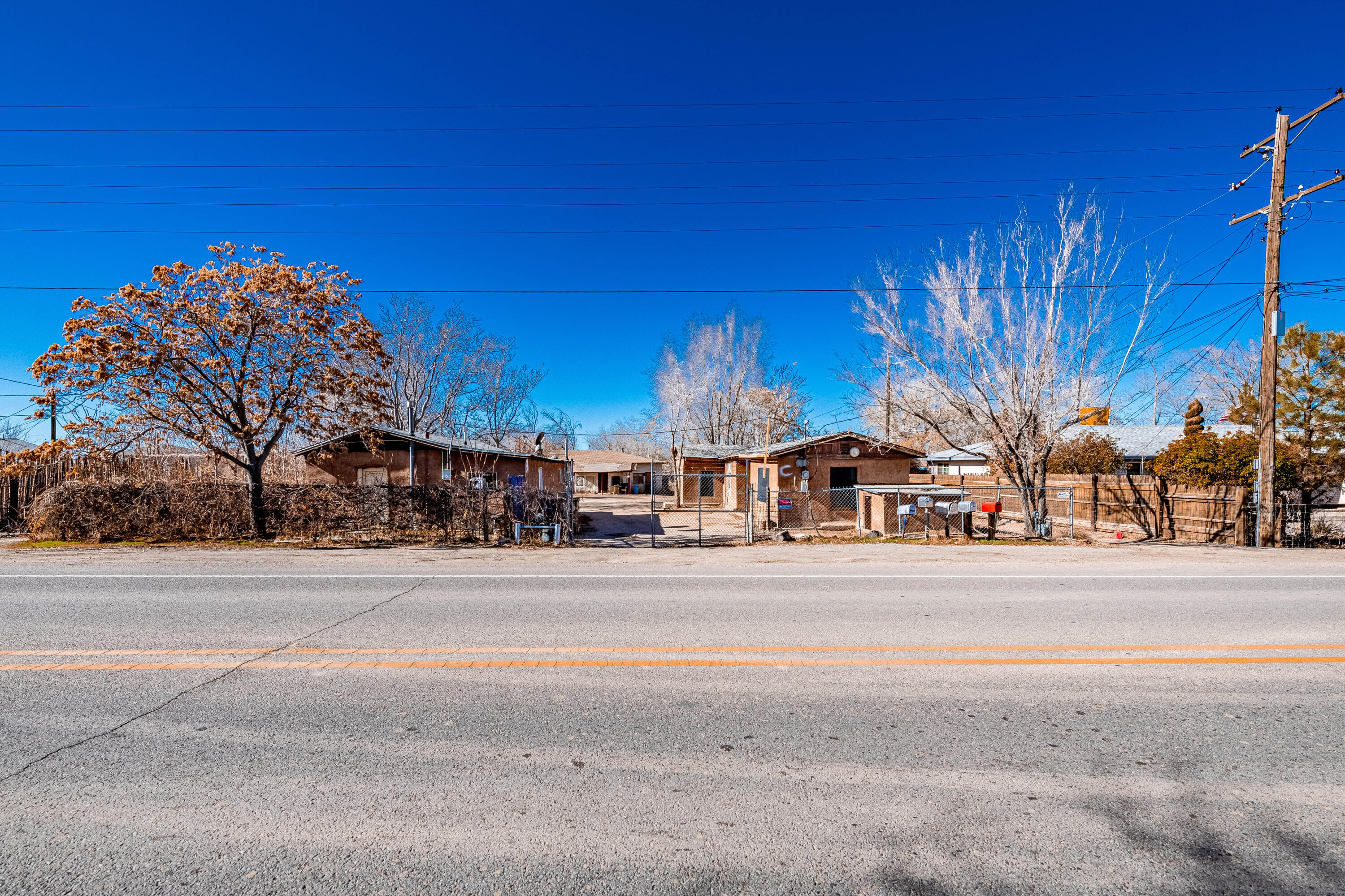 7601, 7605 Edith Boulevard NE